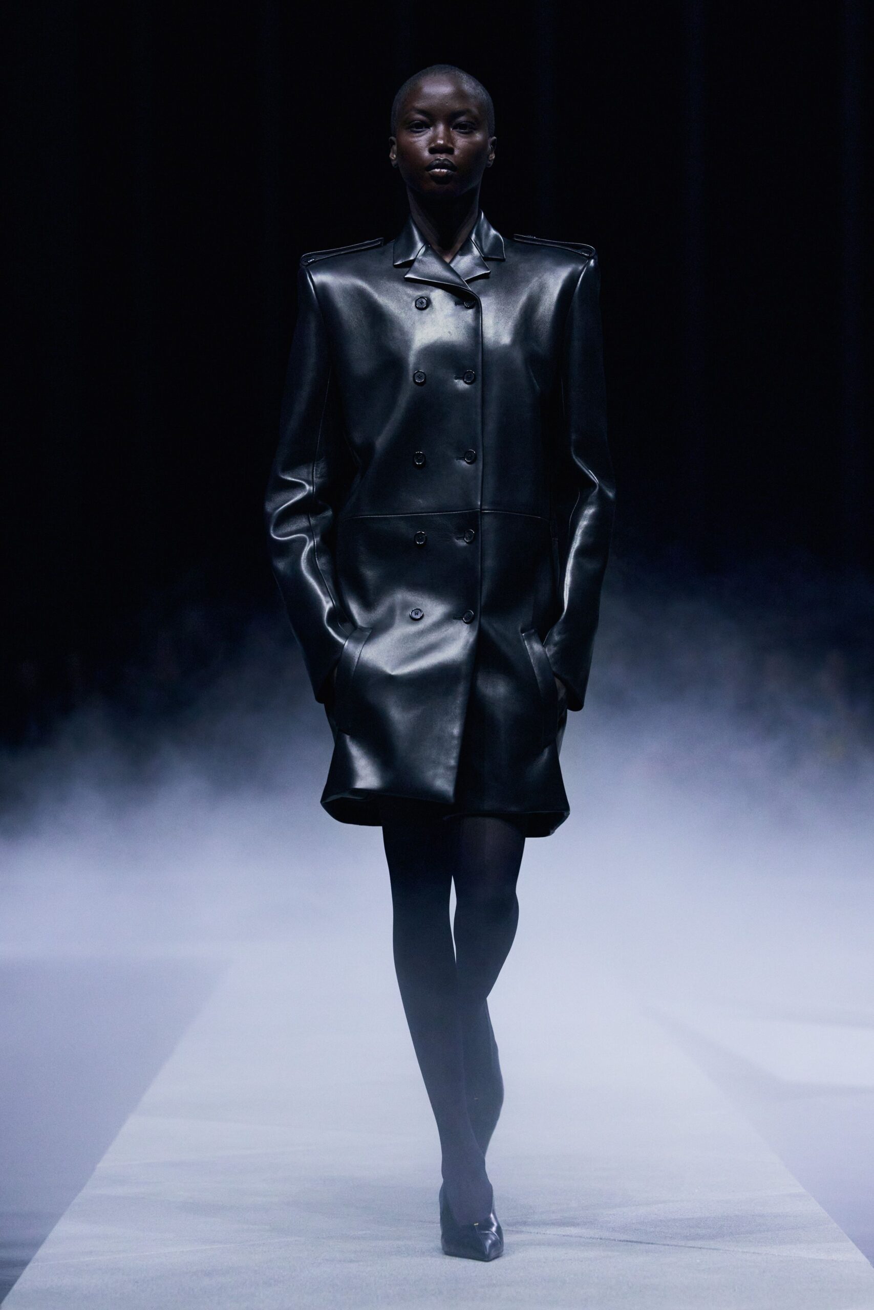 black leather long-sleeve collared fitted short coat