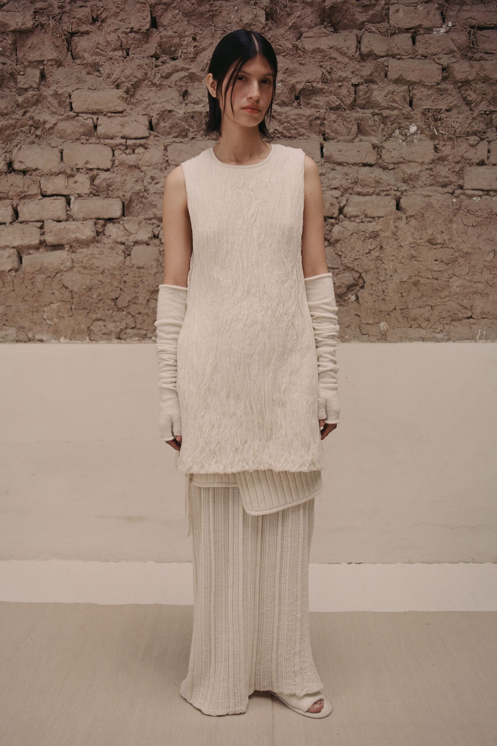 white cotton long-sleeve fitted ribbed top