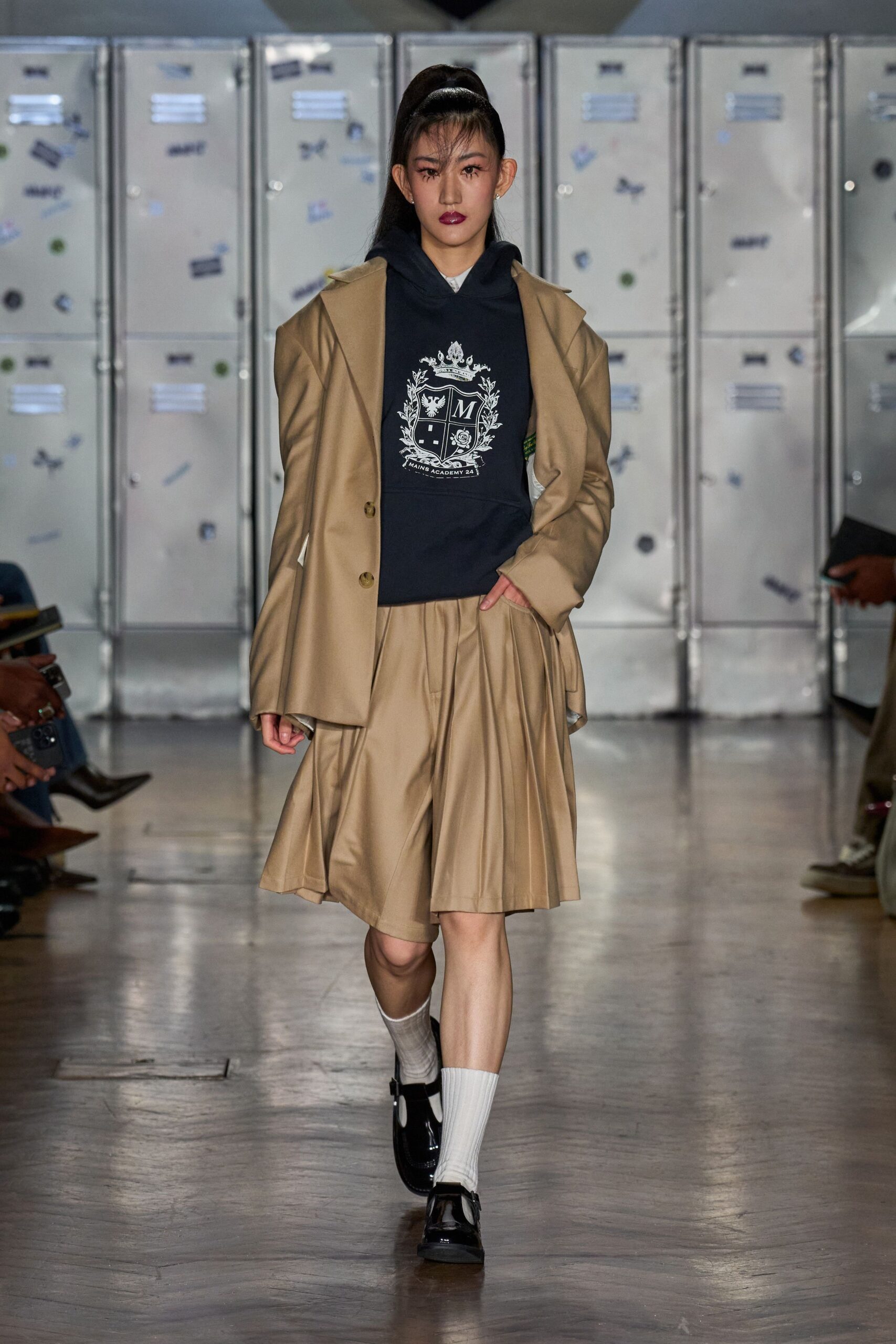 beige cotton long-sleeve collared oversized buttoned jacket