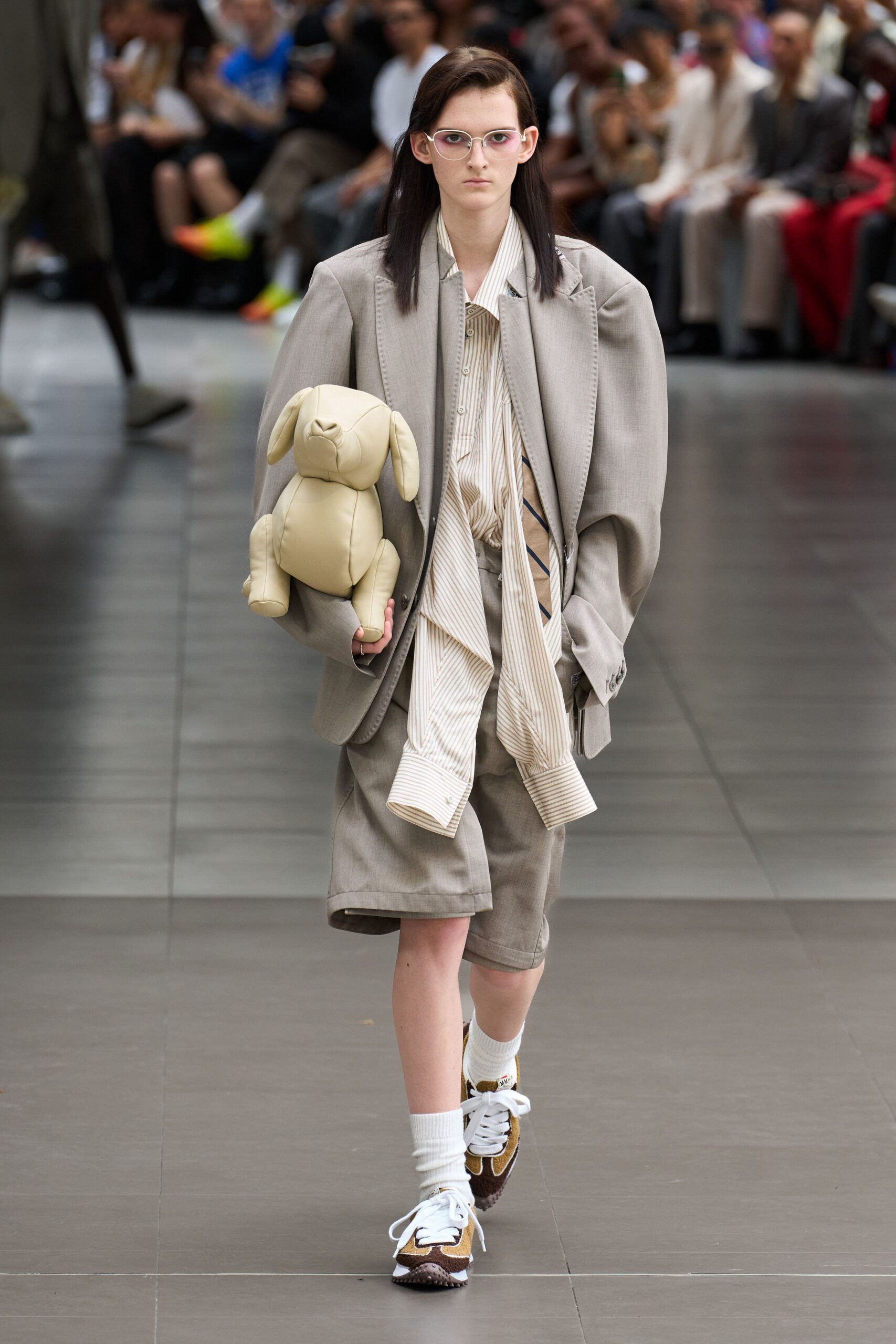 beige cotton long-sleeve collared oversized buttoned blazer