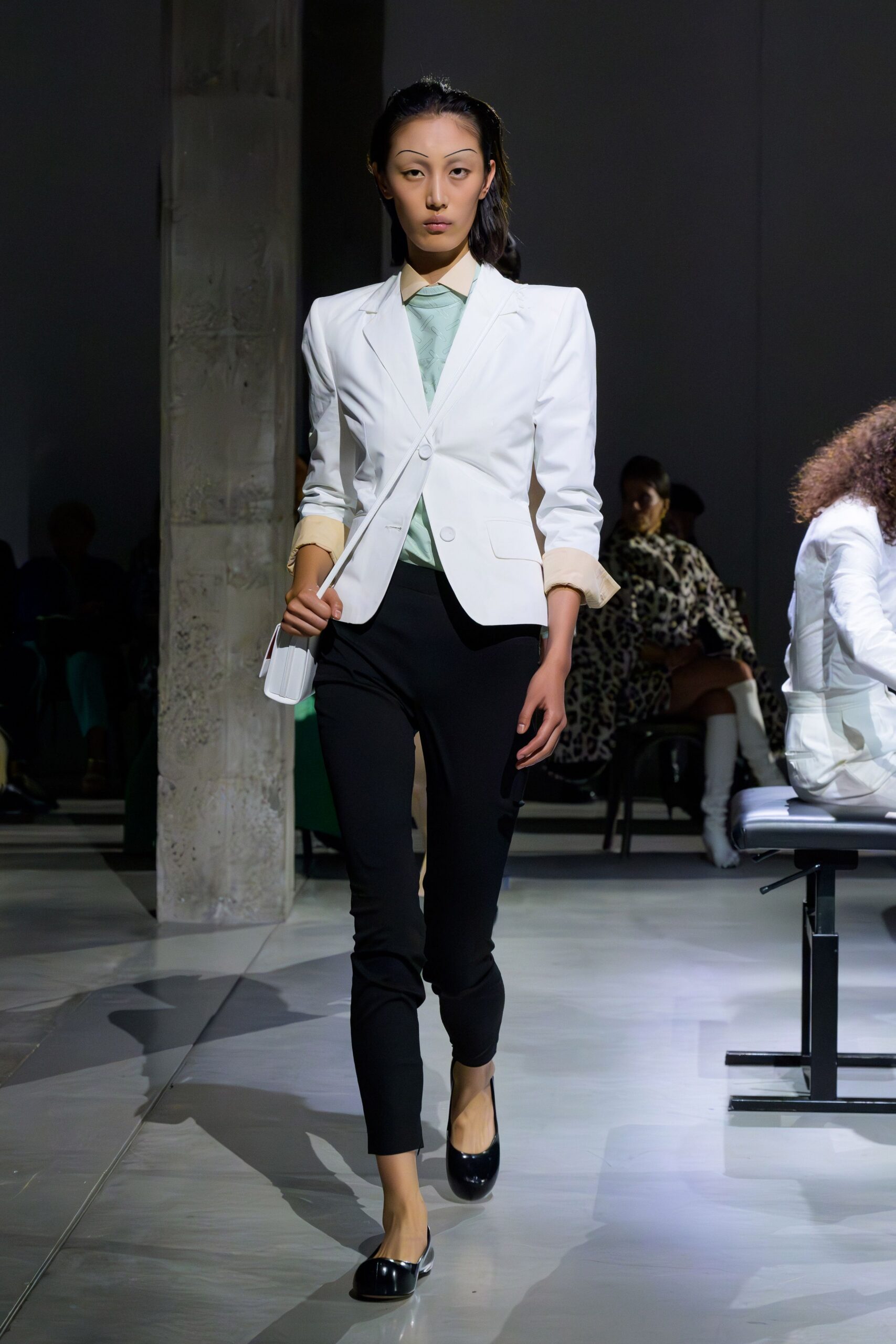 white long-sleeve collared tailored blazer