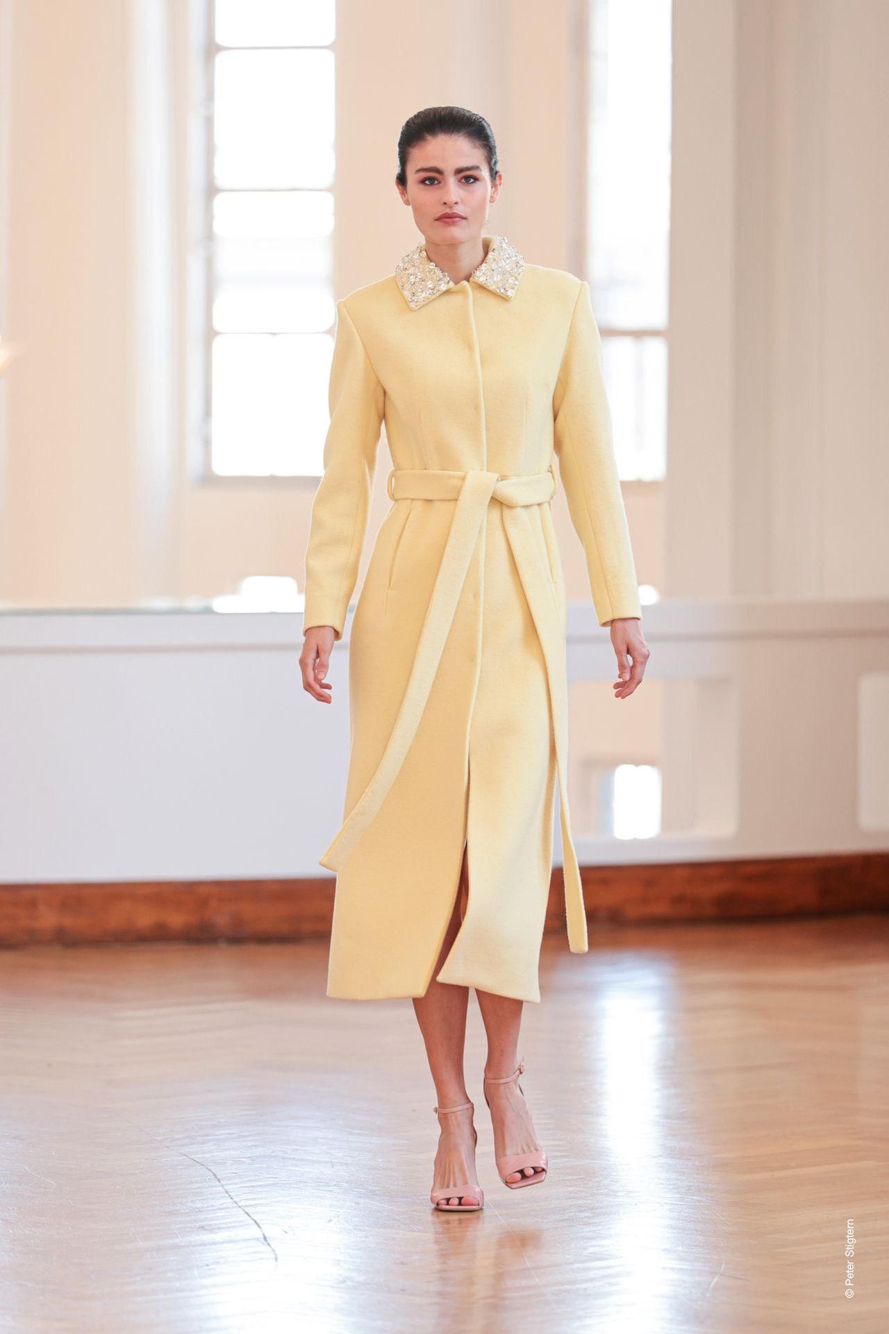 yellow wool long-sleeve collared fitted belted buttoned coat