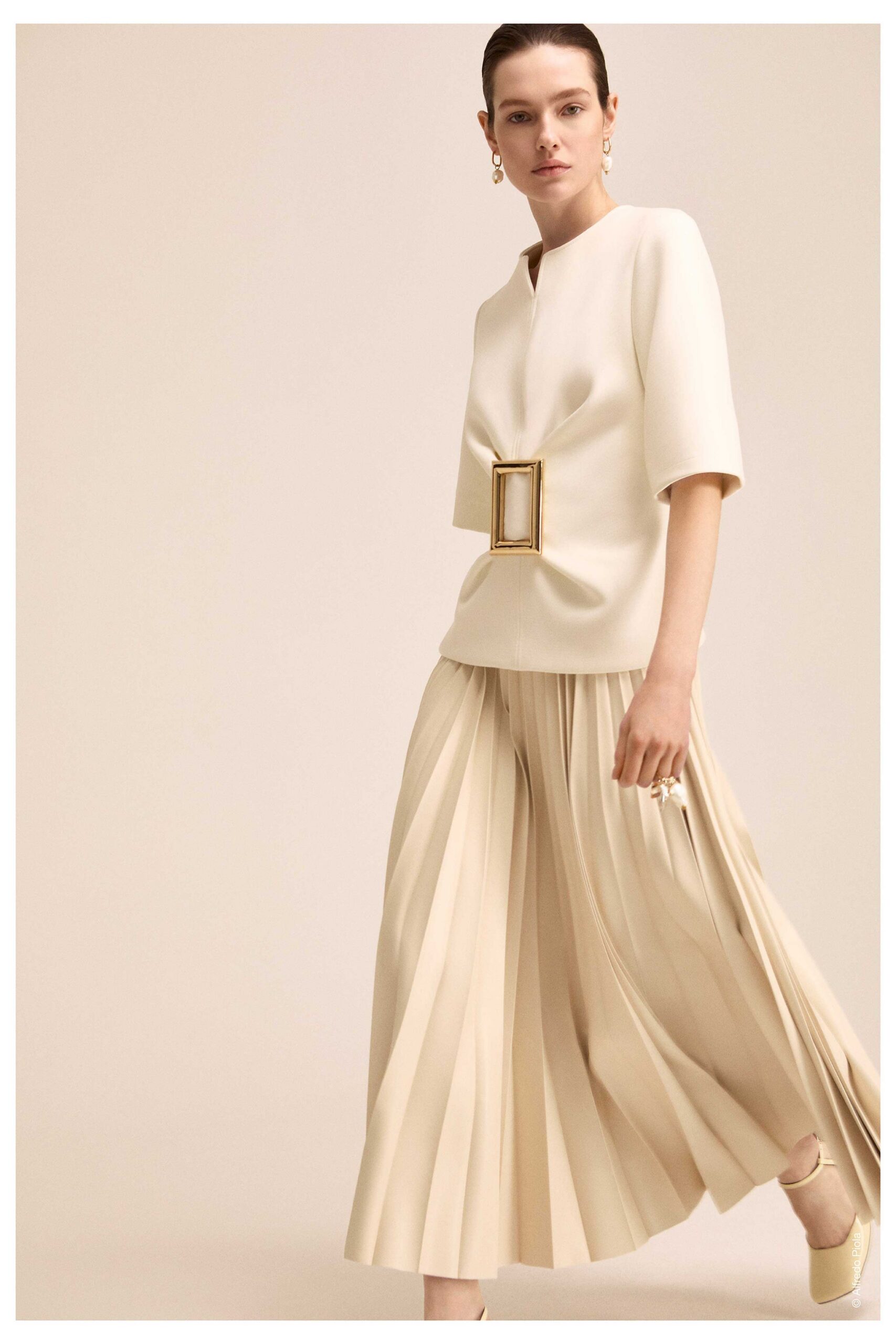 white cotton short-sleeve v-neck fitted belted top