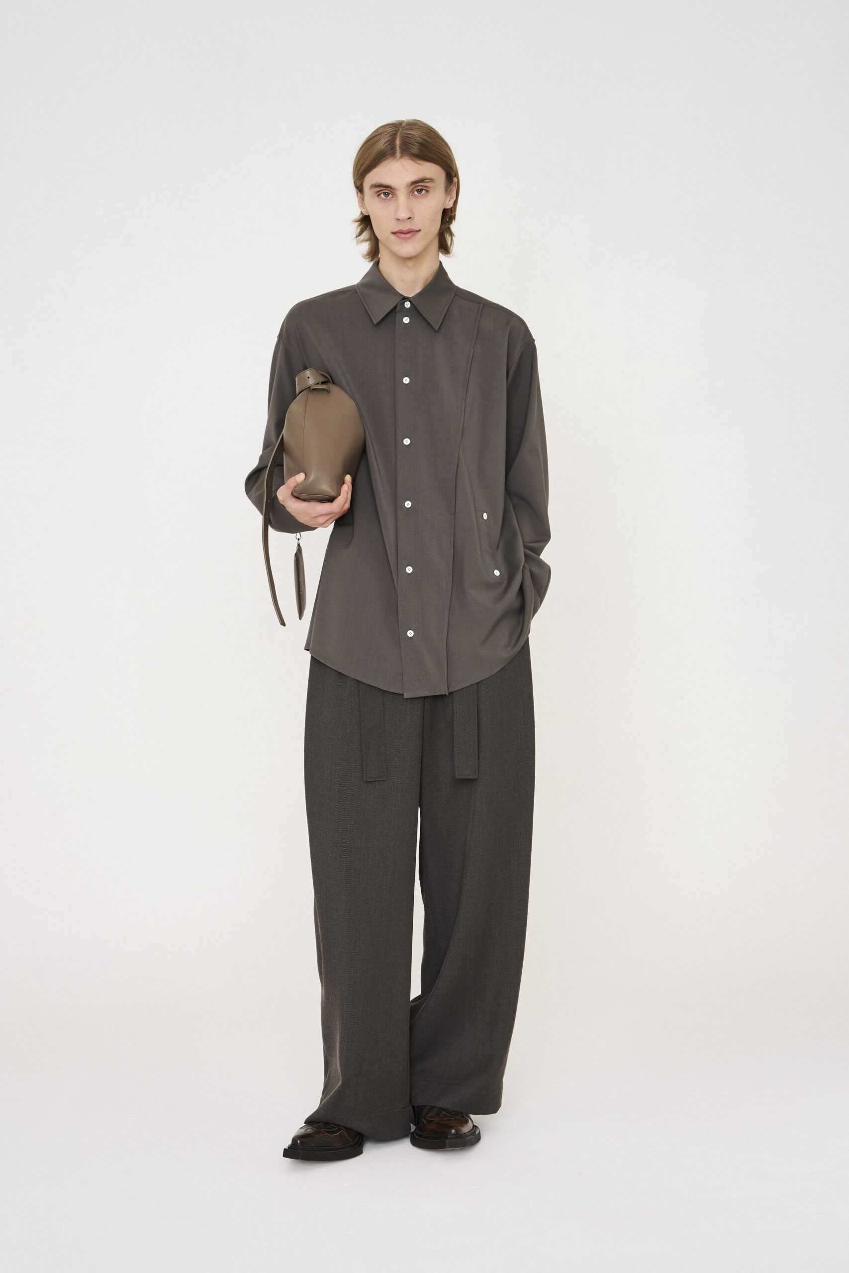gray cotton long-sleeve collared relaxed buttoned shirt