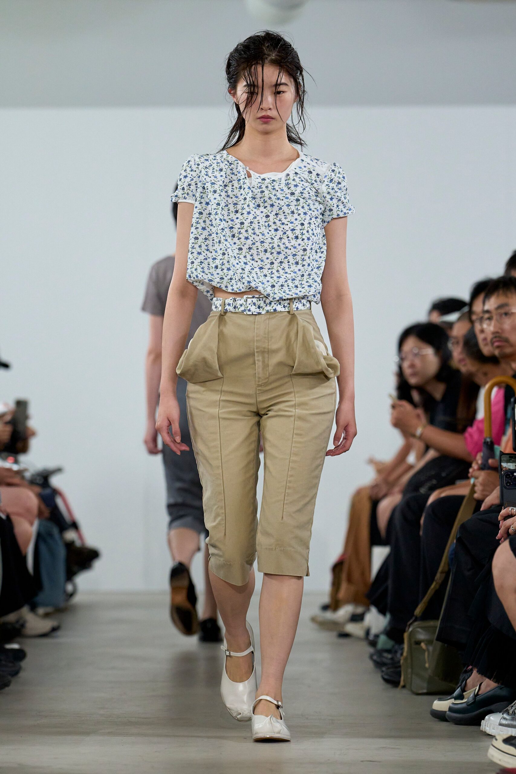 floral top beige pants