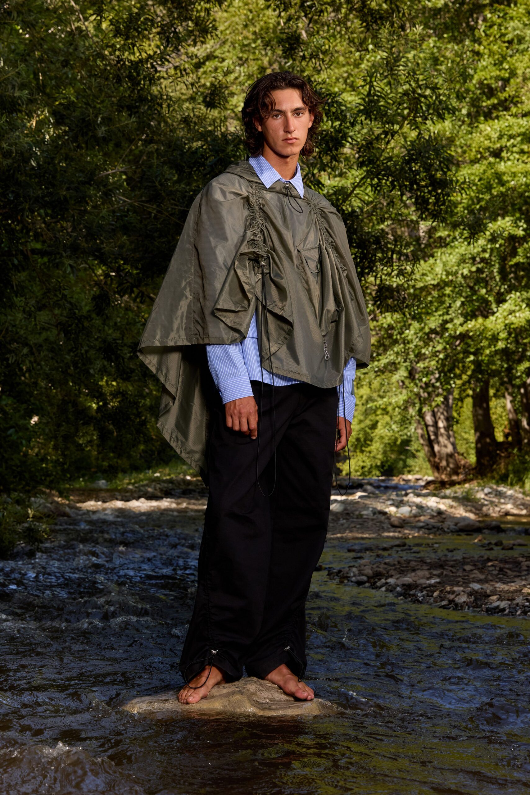 green cotton sleeveless relaxed zippered cape