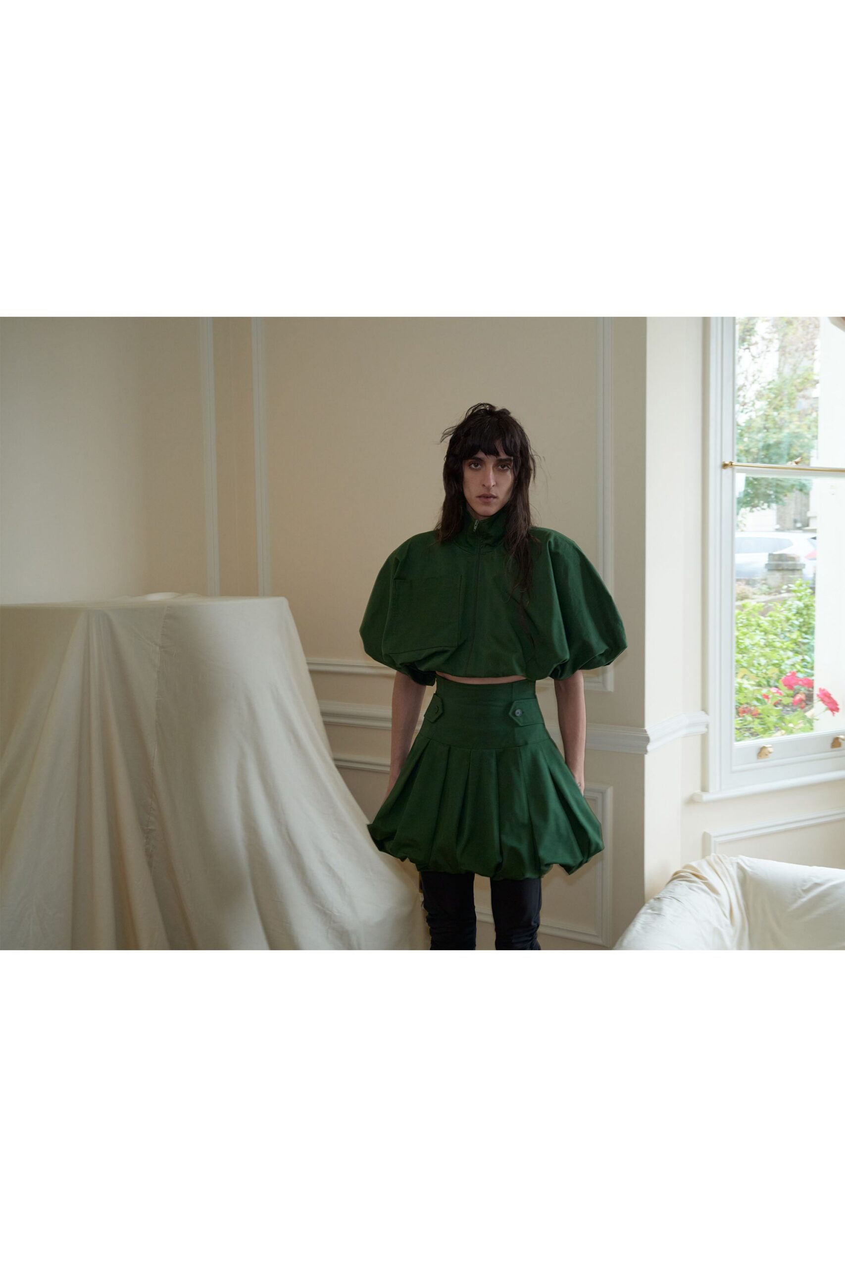 green short-sleeve collared fitted pleated top