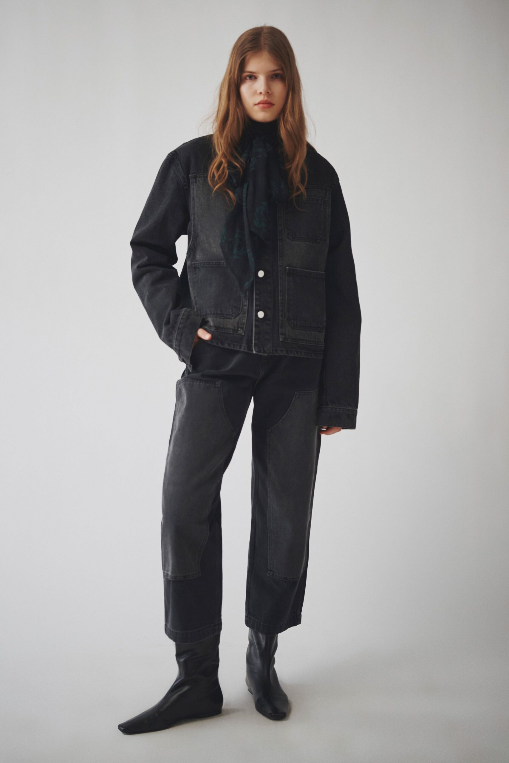 black denim long-sleeve collared relaxed buttoned jacket