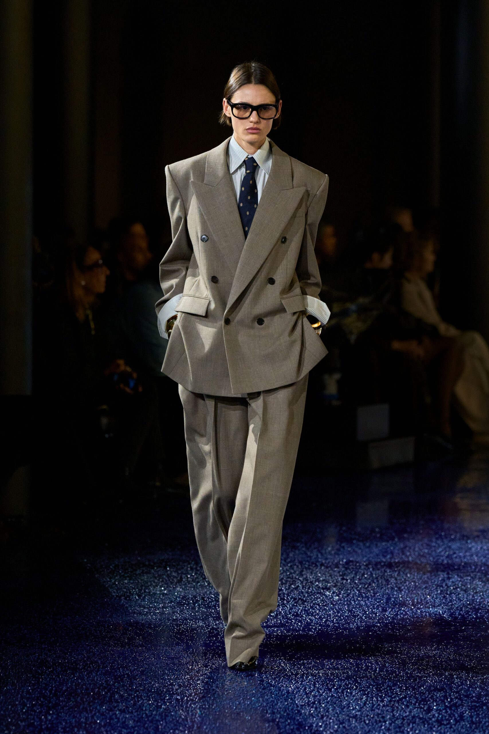 gray wool long-sleeve collared tailored buttoned suit