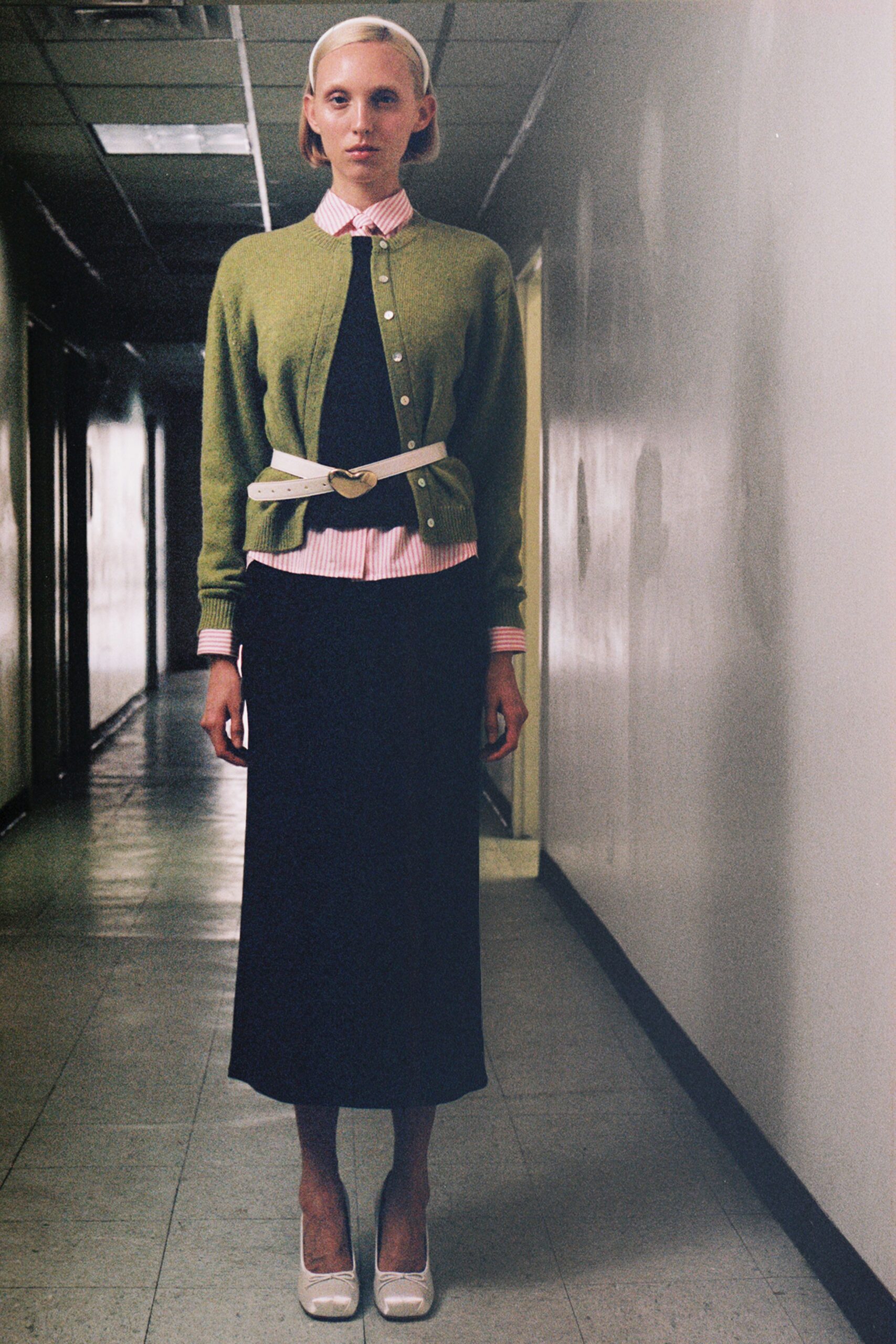 green wool long-sleeve collared fitted cardigan
