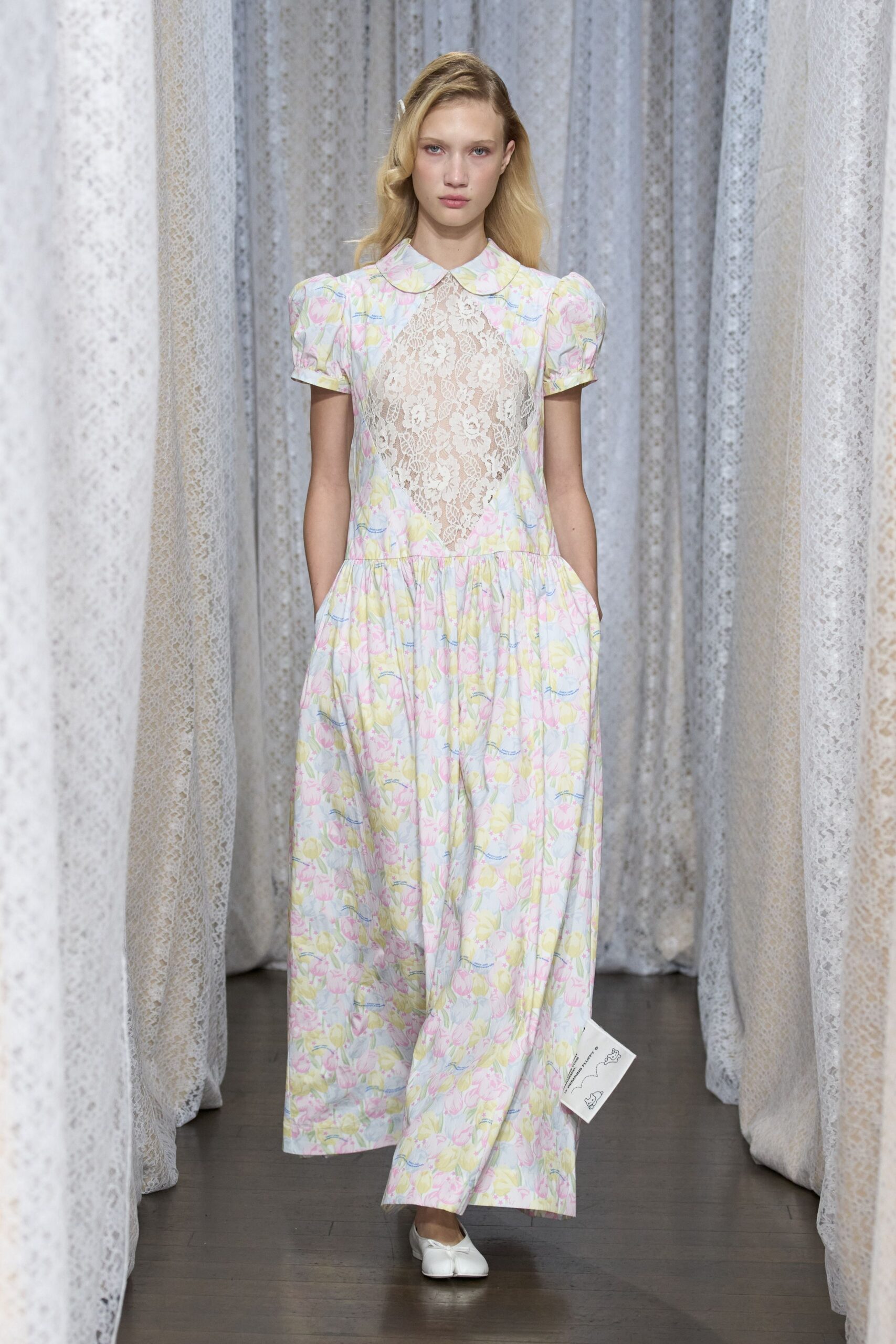 pink cotton short-sleeve collared fitted floral pleated dress