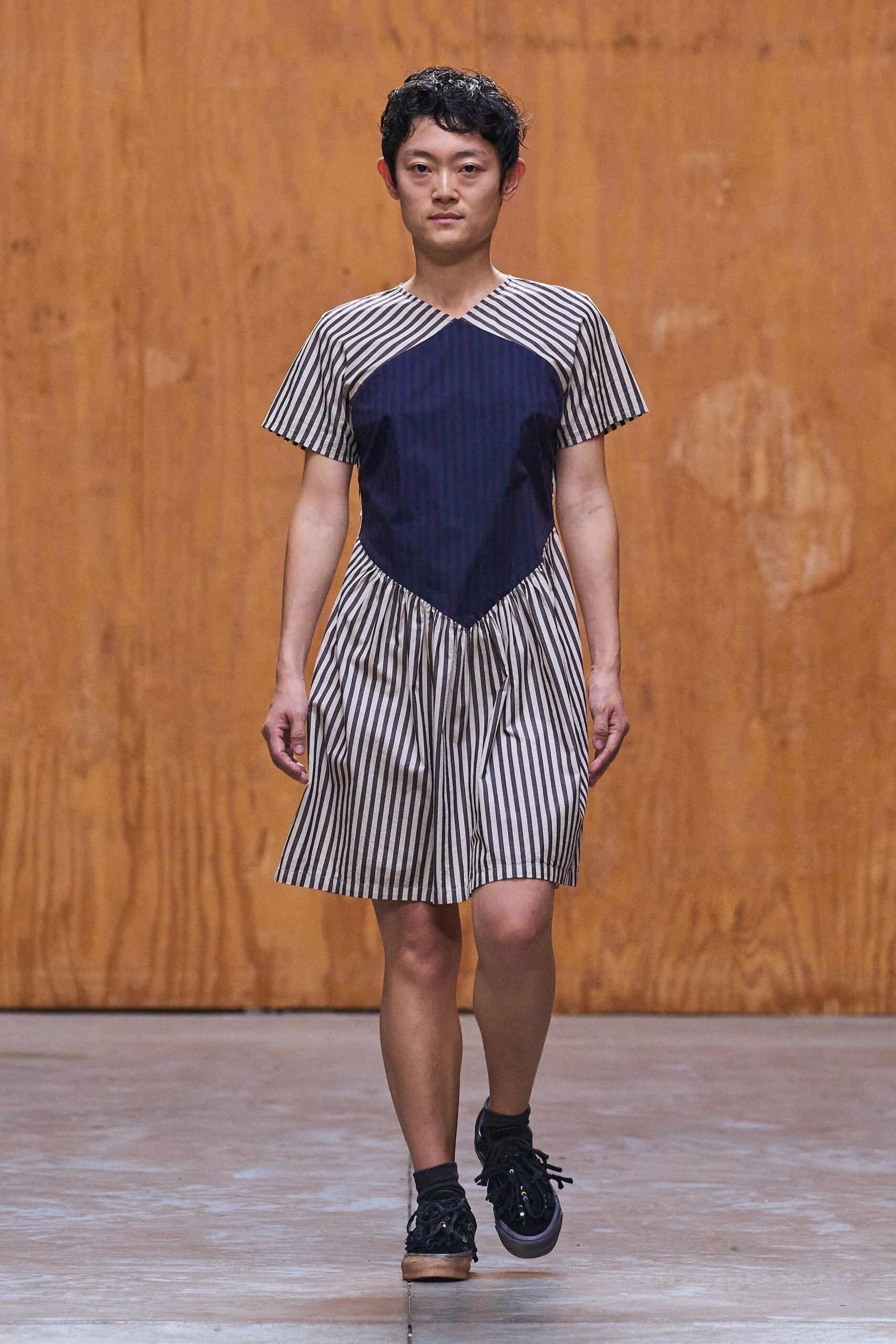 blue cotton short-sleeve v-neck fitted striped pleated dress