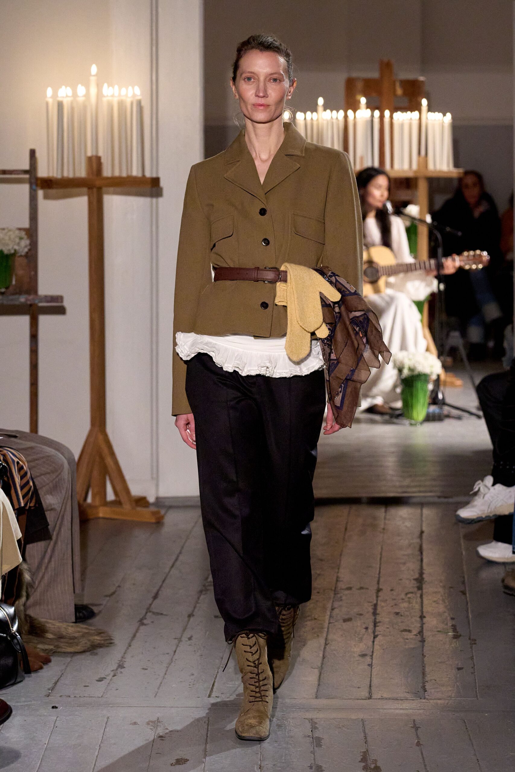 brown cotton long-sleeve collared tailored buttoned pockets jacket