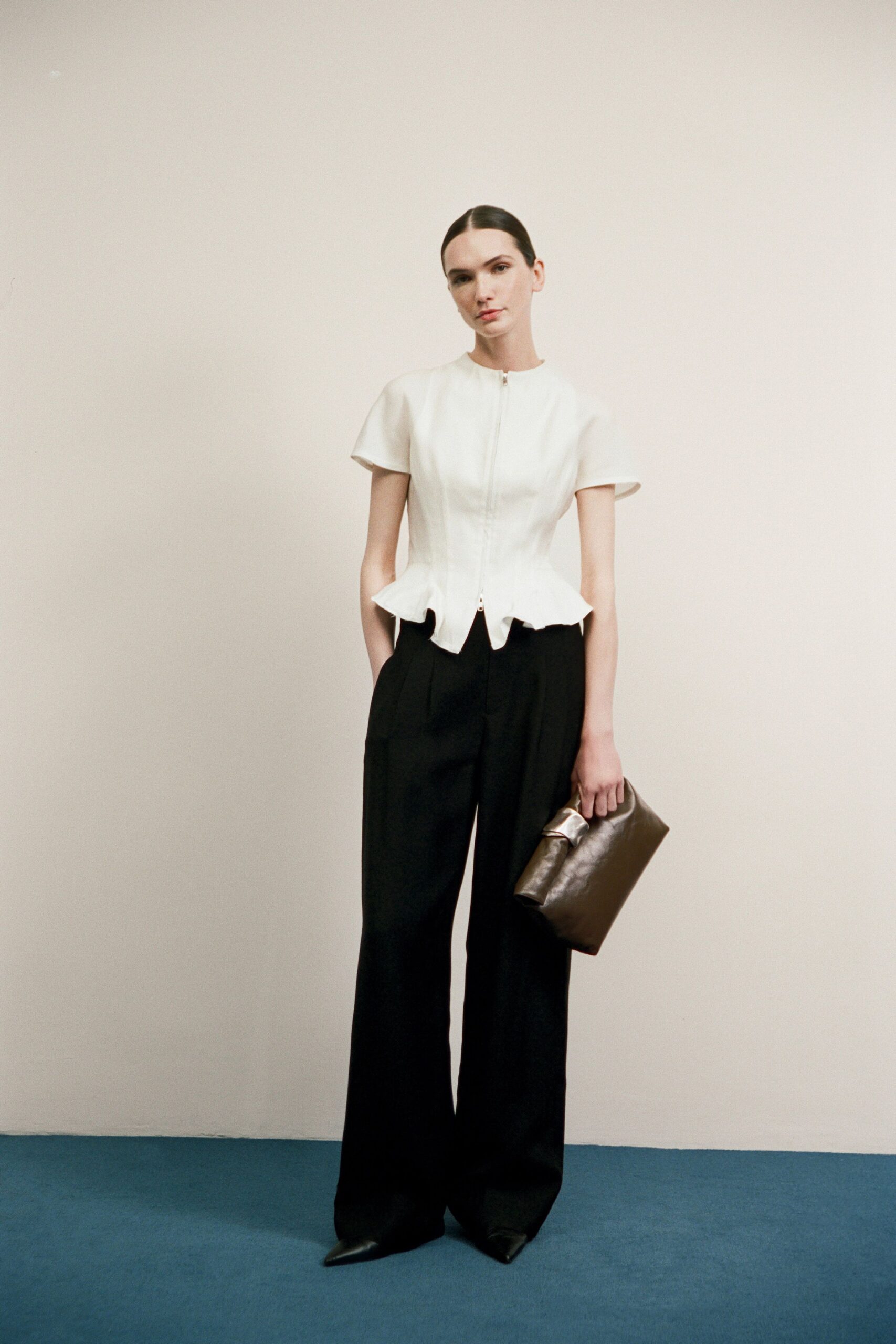 white cotton short-sleeve v-neck fitted ruffled top