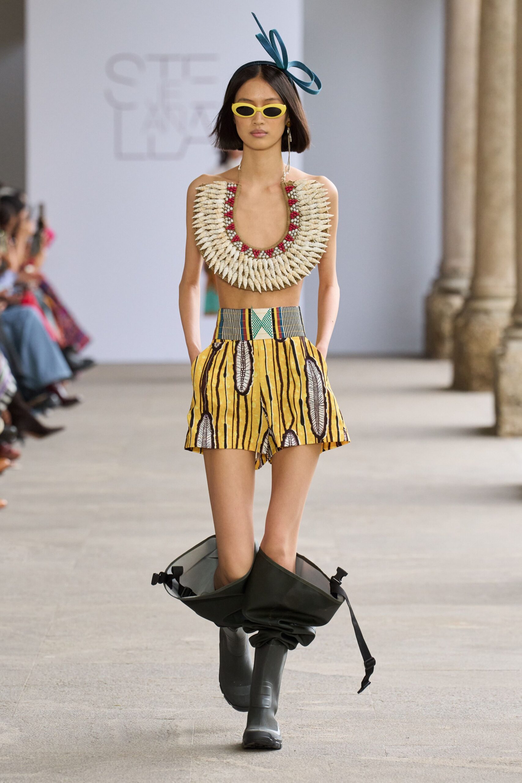 yellow cotton fitted printed short shorts