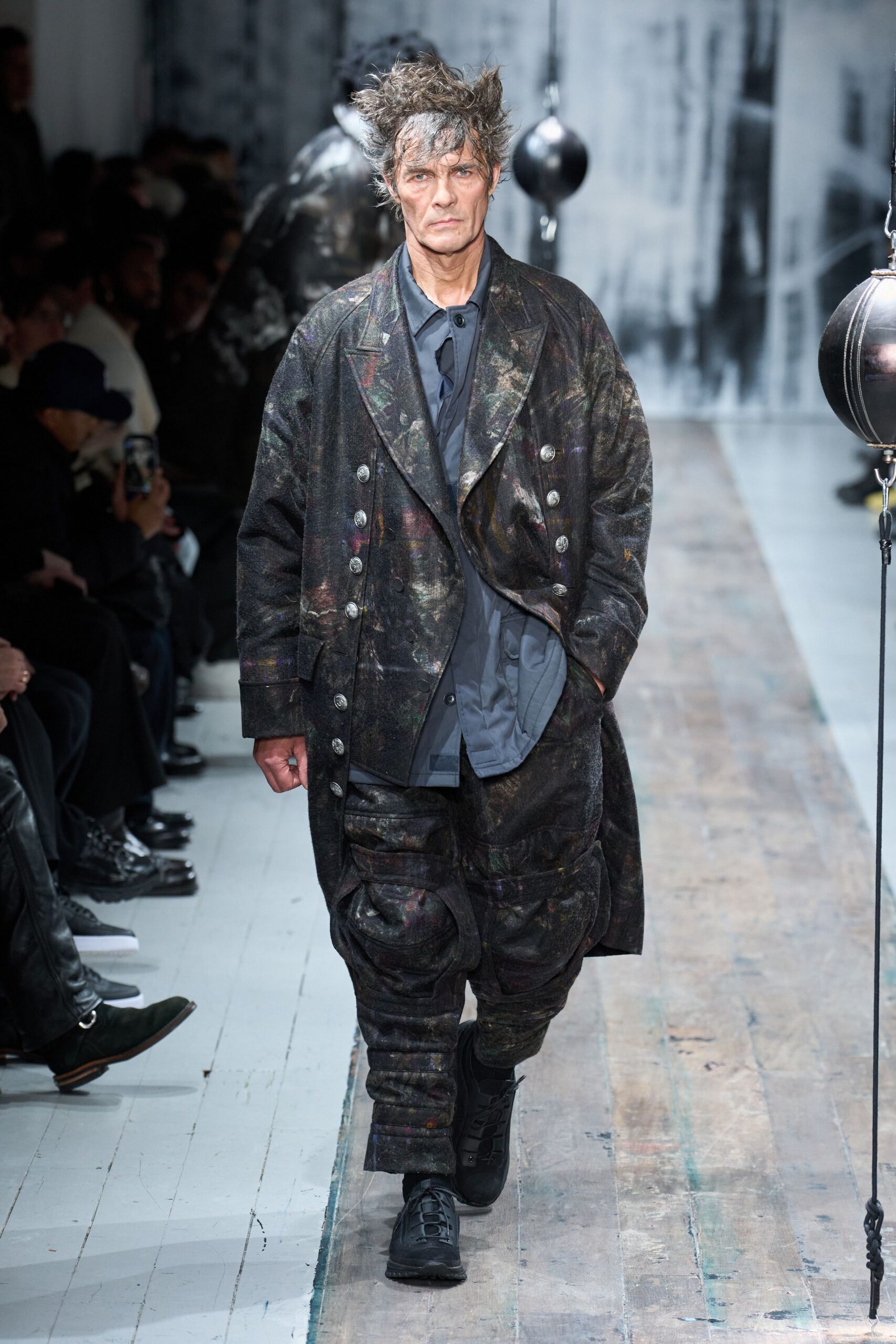 relaxed black coat with cargo pants