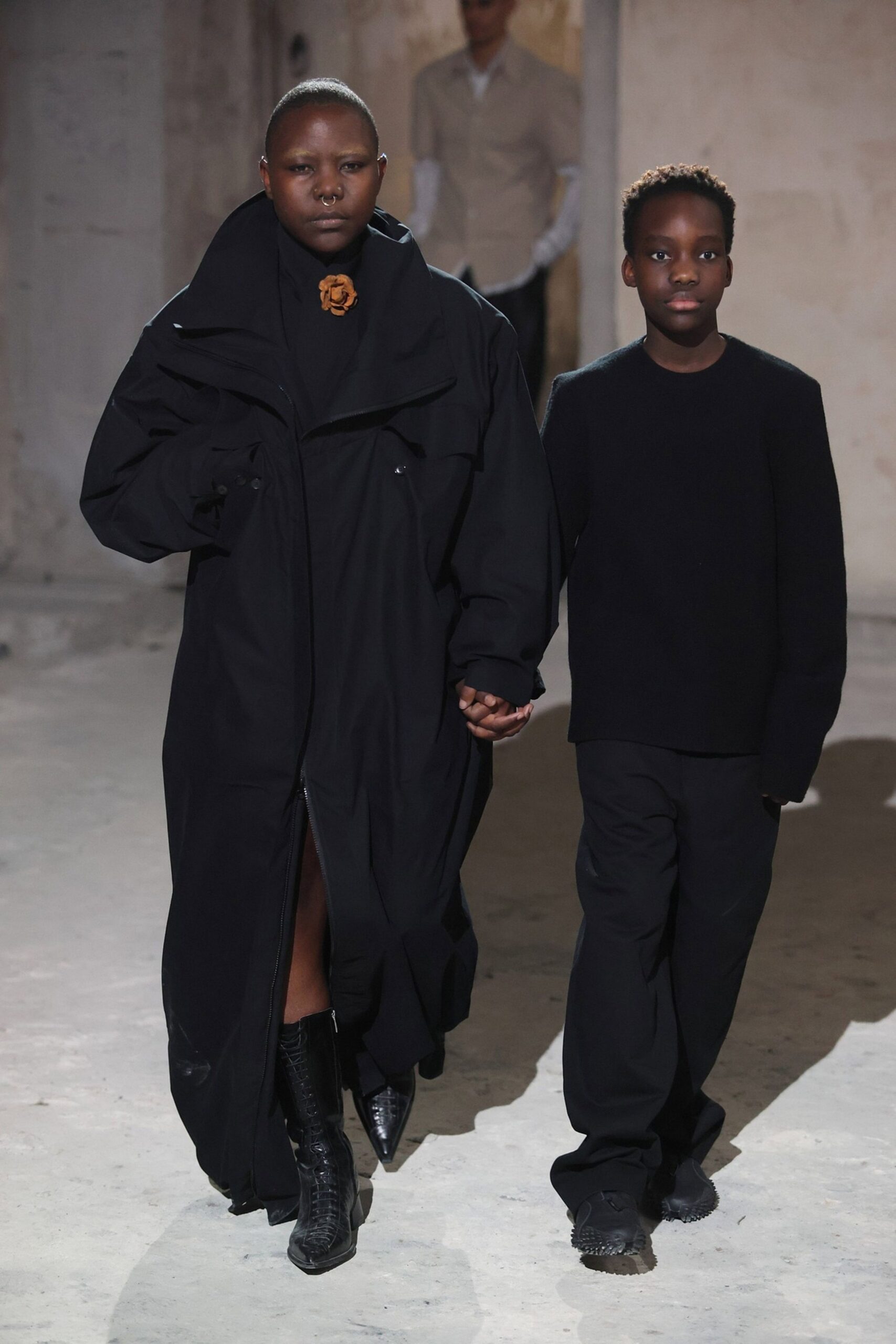 black cotton long-sleeve collared oversized zippered maxi coat