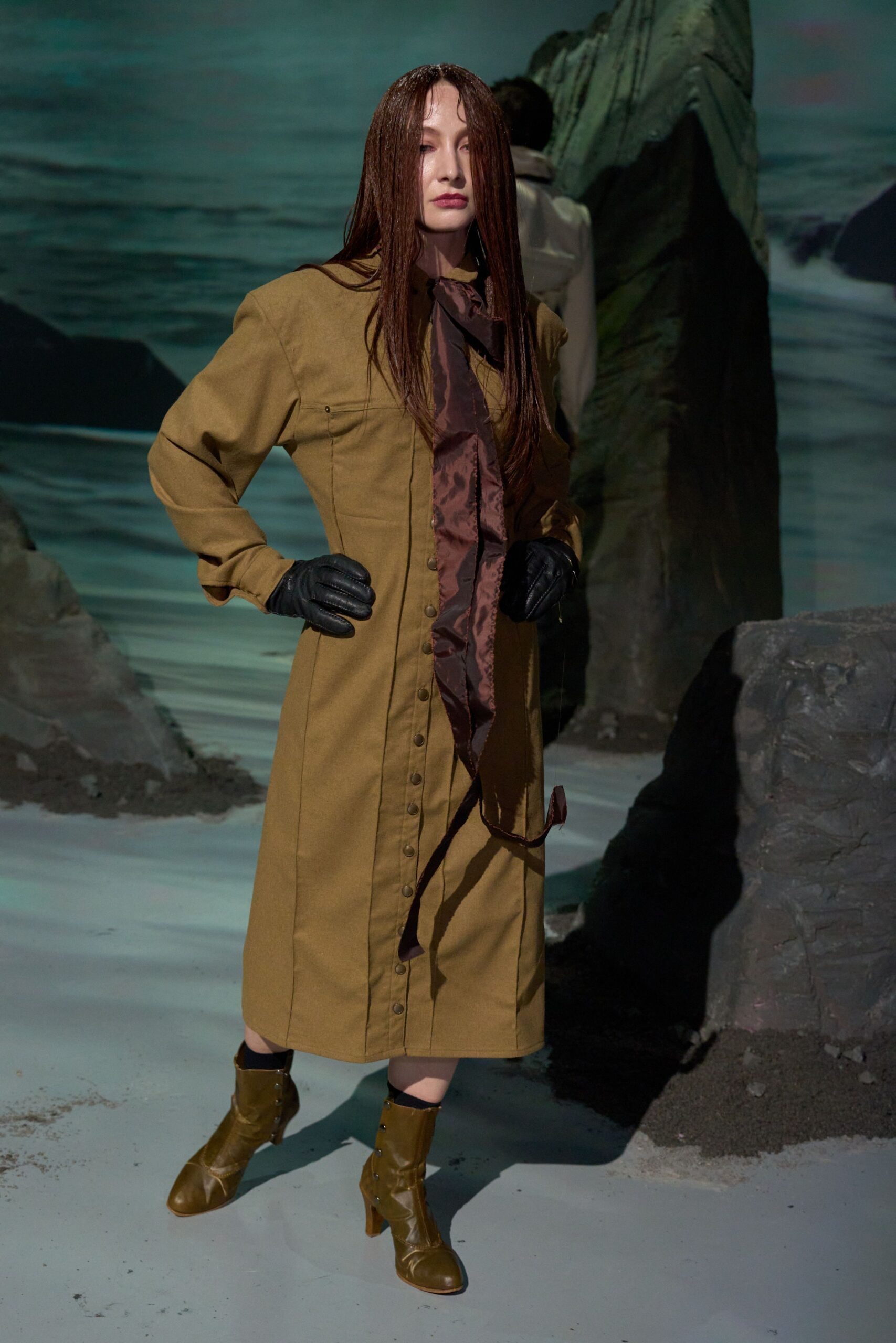 brown cotton long-sleeve collared fitted buttoned coat
