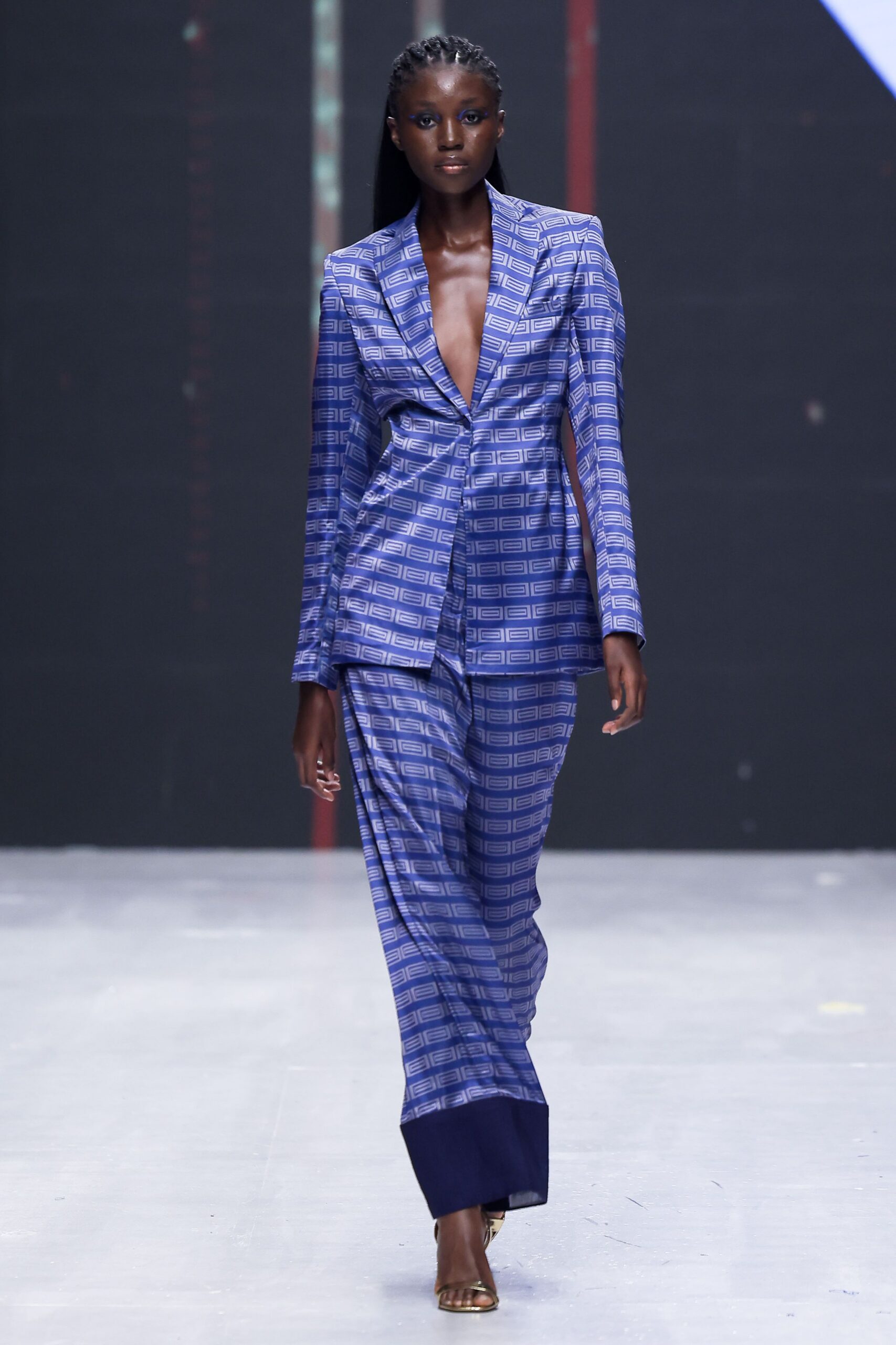 blue silk long-sleeve v-neck tailored printed suit