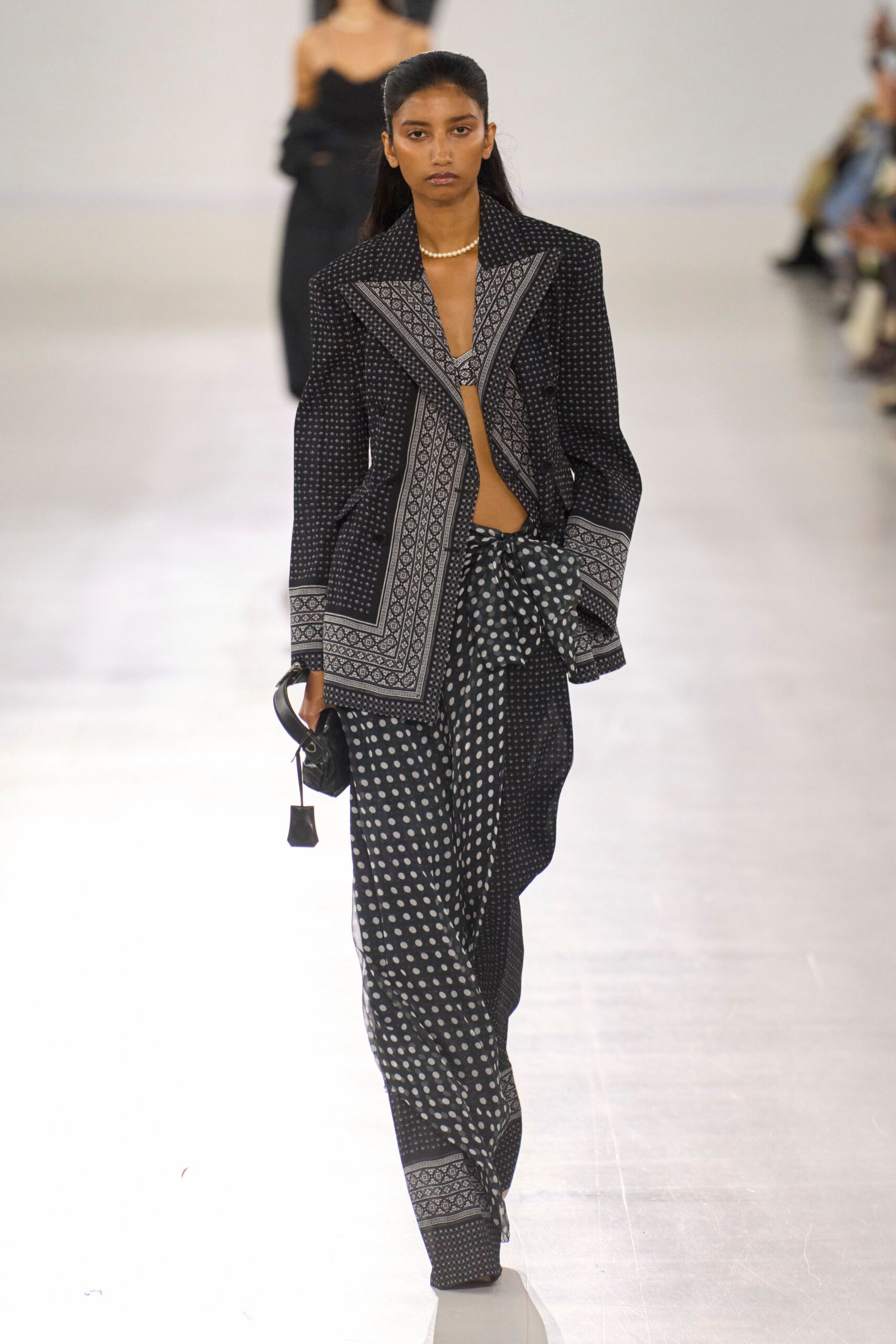 black cotton long-sleeve collared structured printed blazer