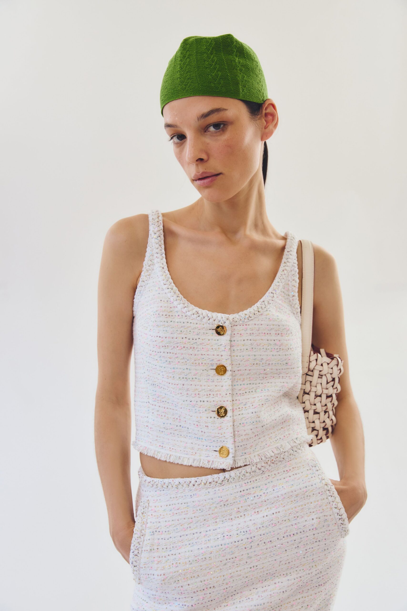 white cotton sleeveless collared fitted buttoned cropped crop-top