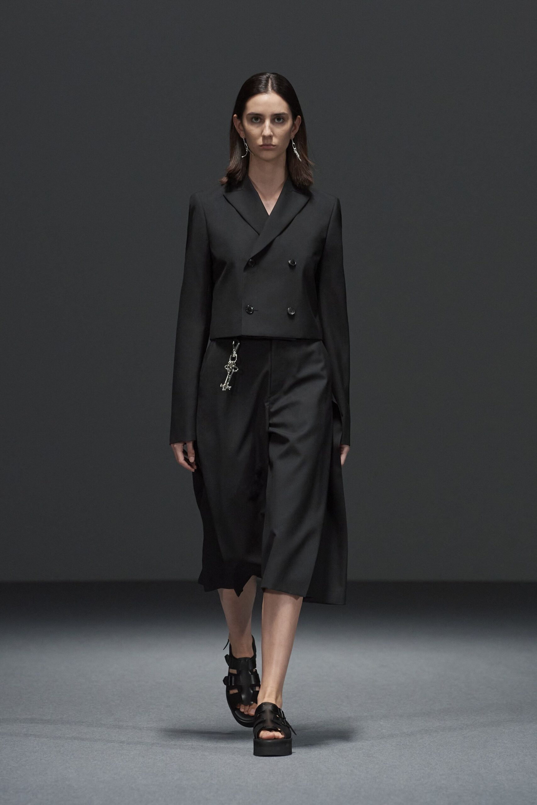 black wool long-sleeve collared structured blazer