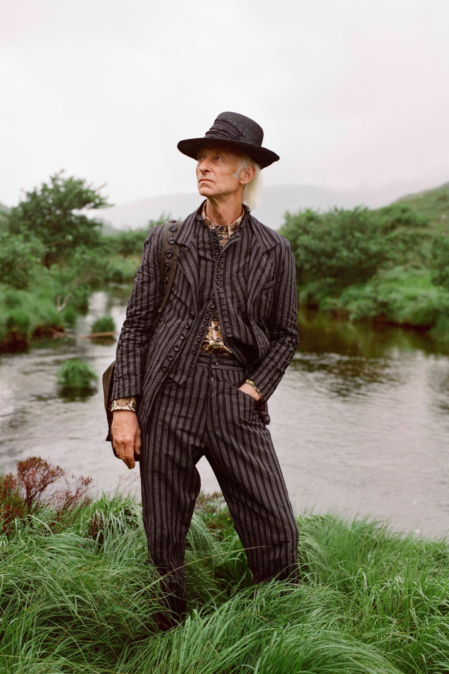 black cotton long-sleeve collared tailored striped suit