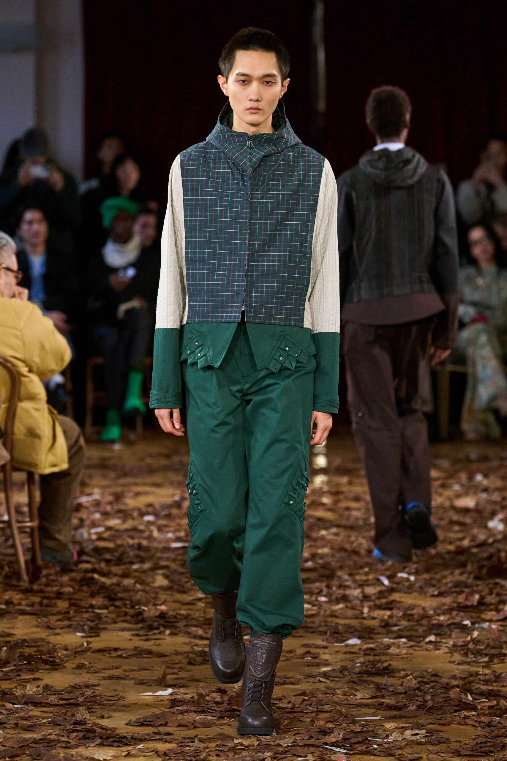 green cotton long-sleeve collared fitted checked jacket