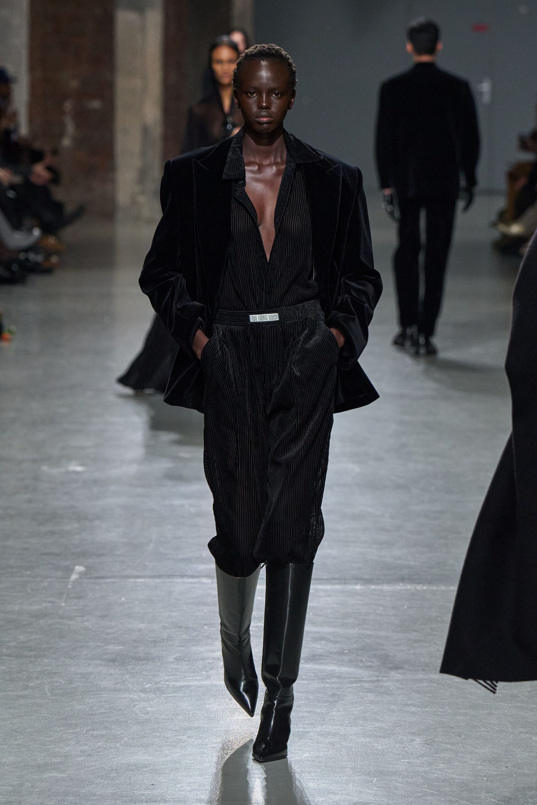 black velvet long-sleeve collared structured jacket