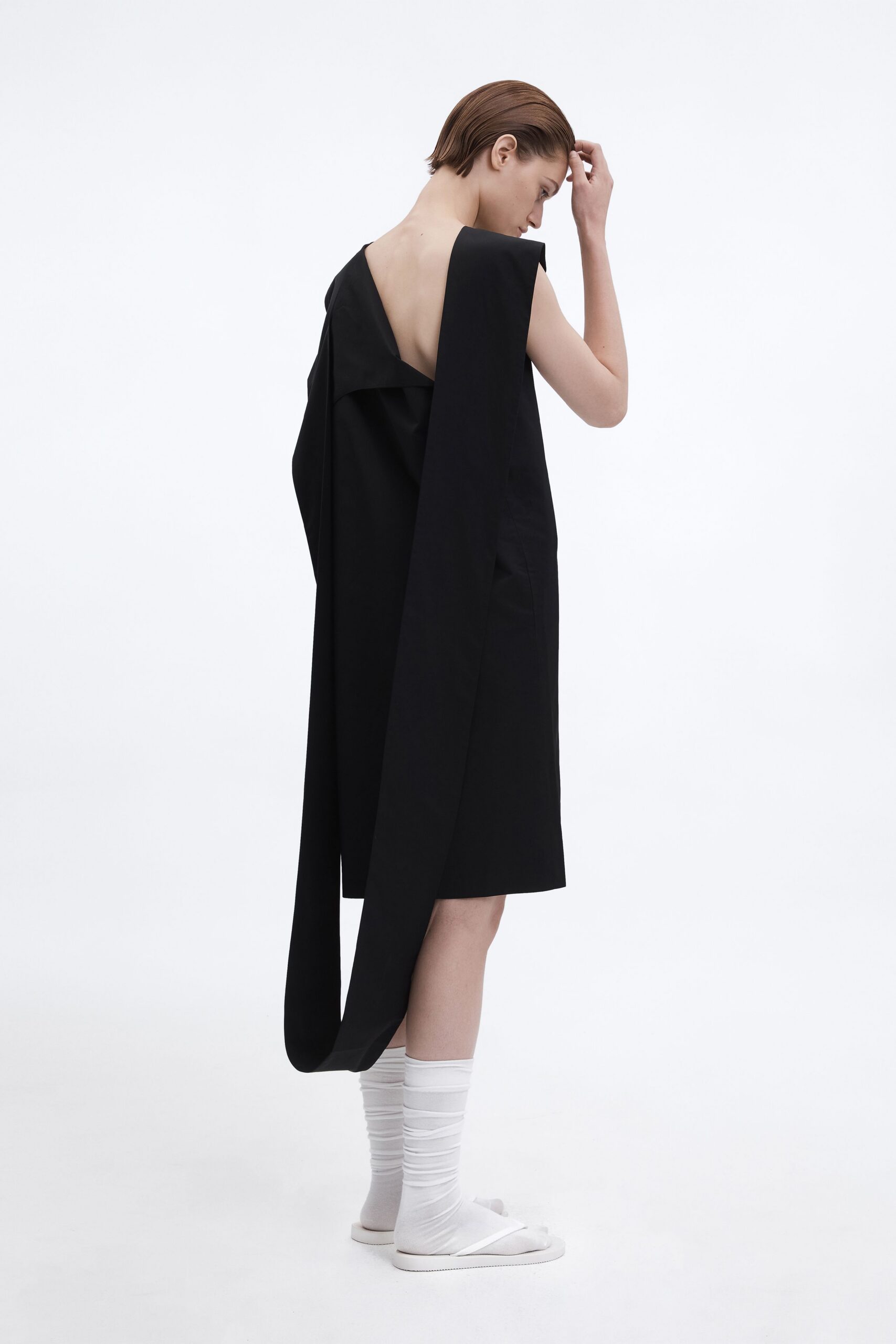 black relaxed sleeveless dress