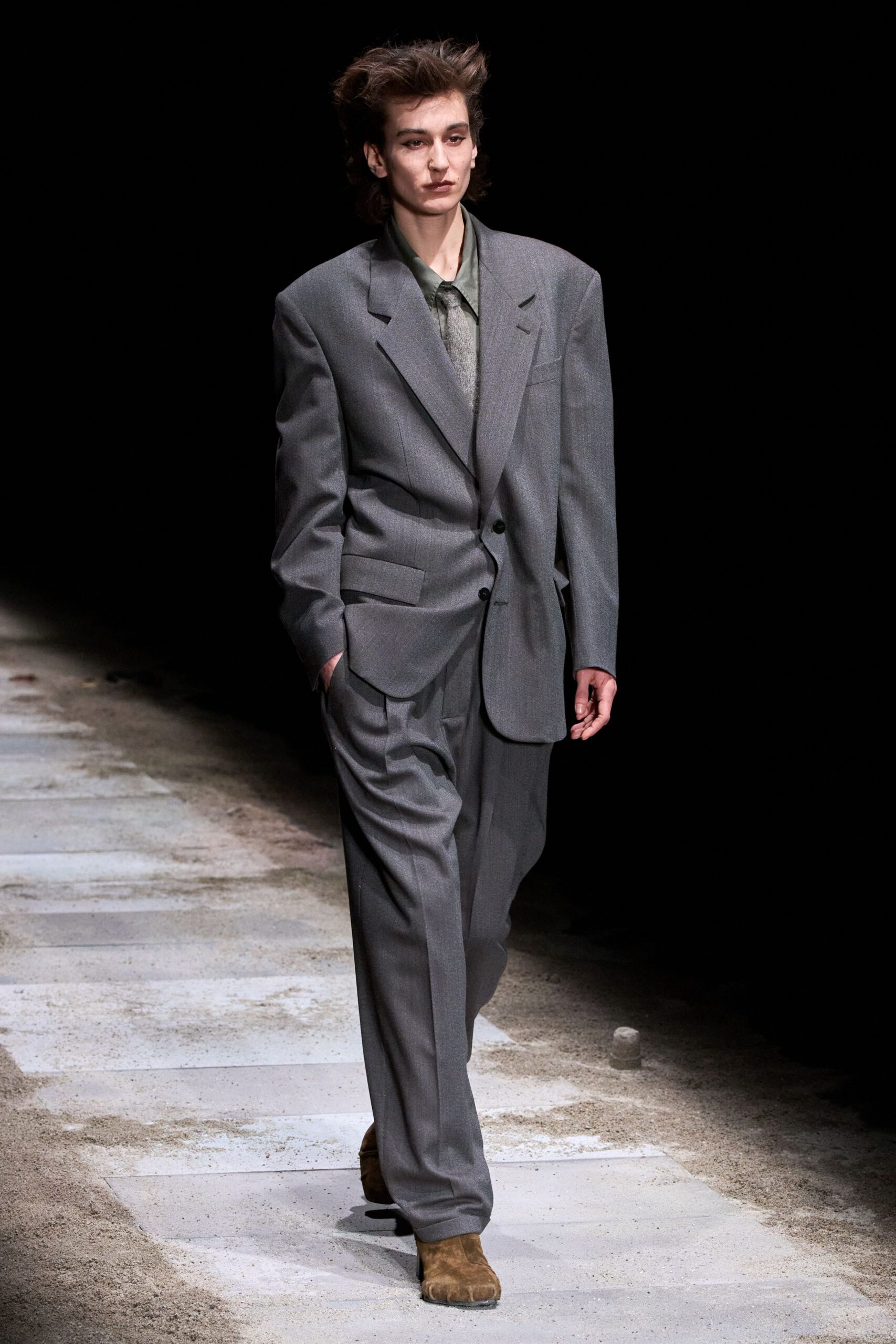 gray wool long-sleeve collared tailored buttoned straight-leg suit