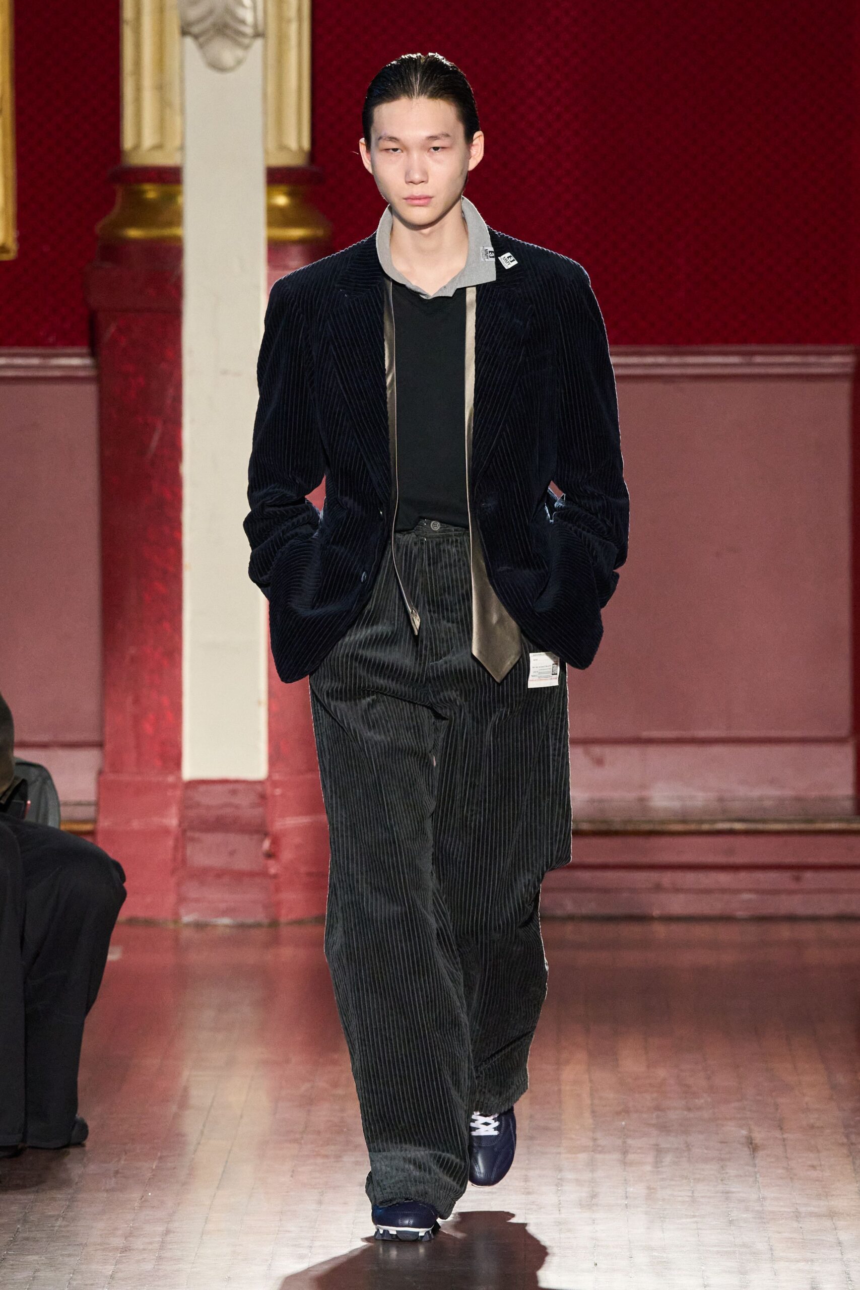 navy velvet blazer with black shirt