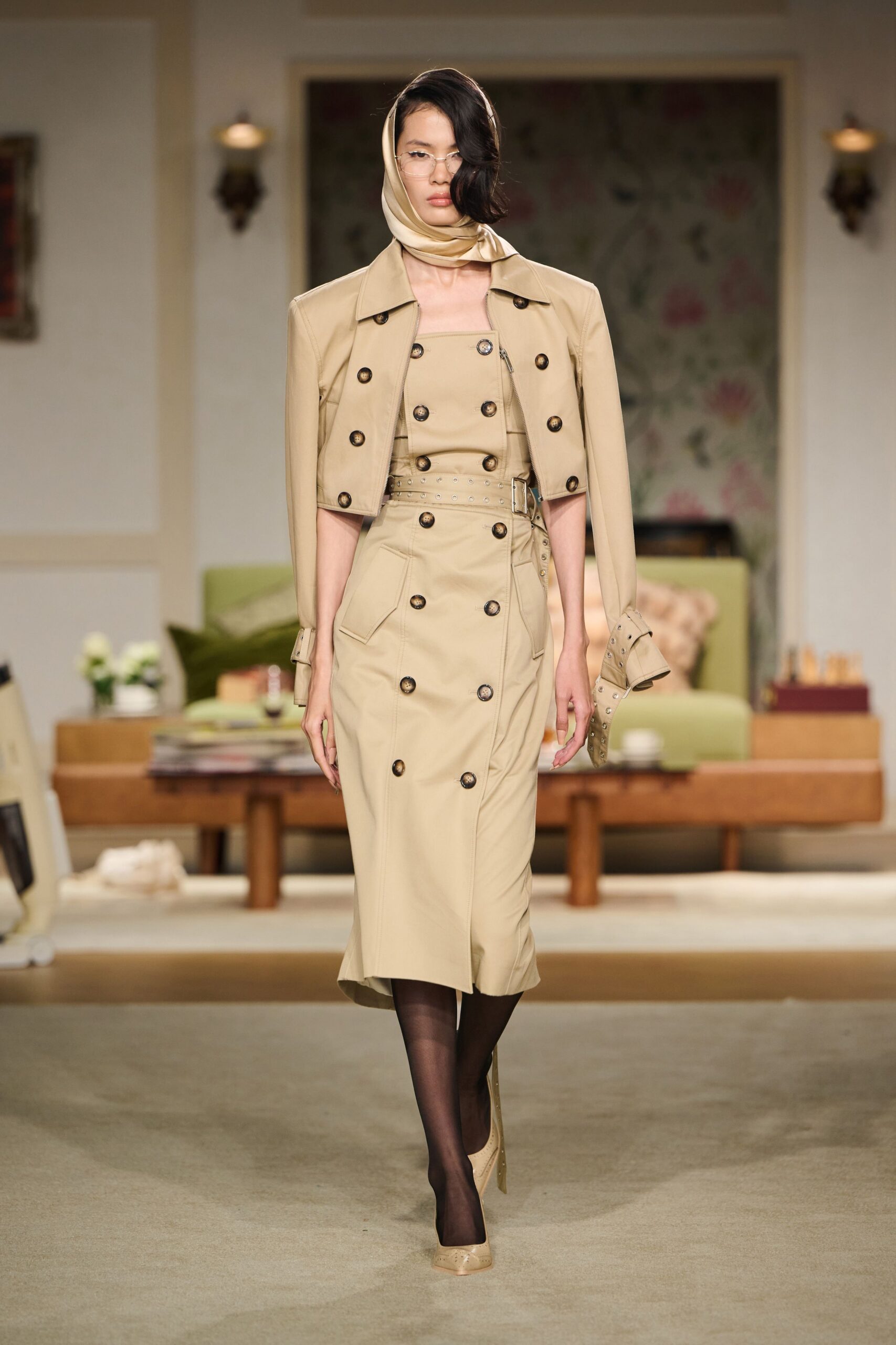 beige cotton short-sleeve collared structured buttoned jacket