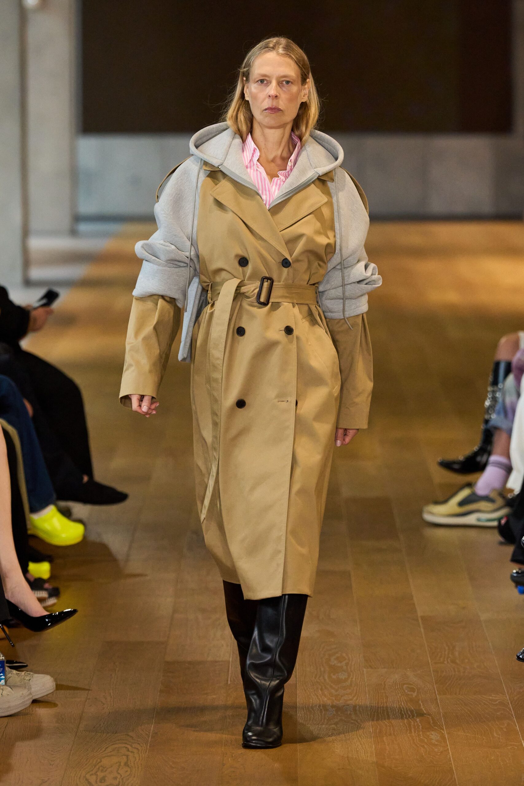 beige cotton long-sleeve collared fitted belted trench