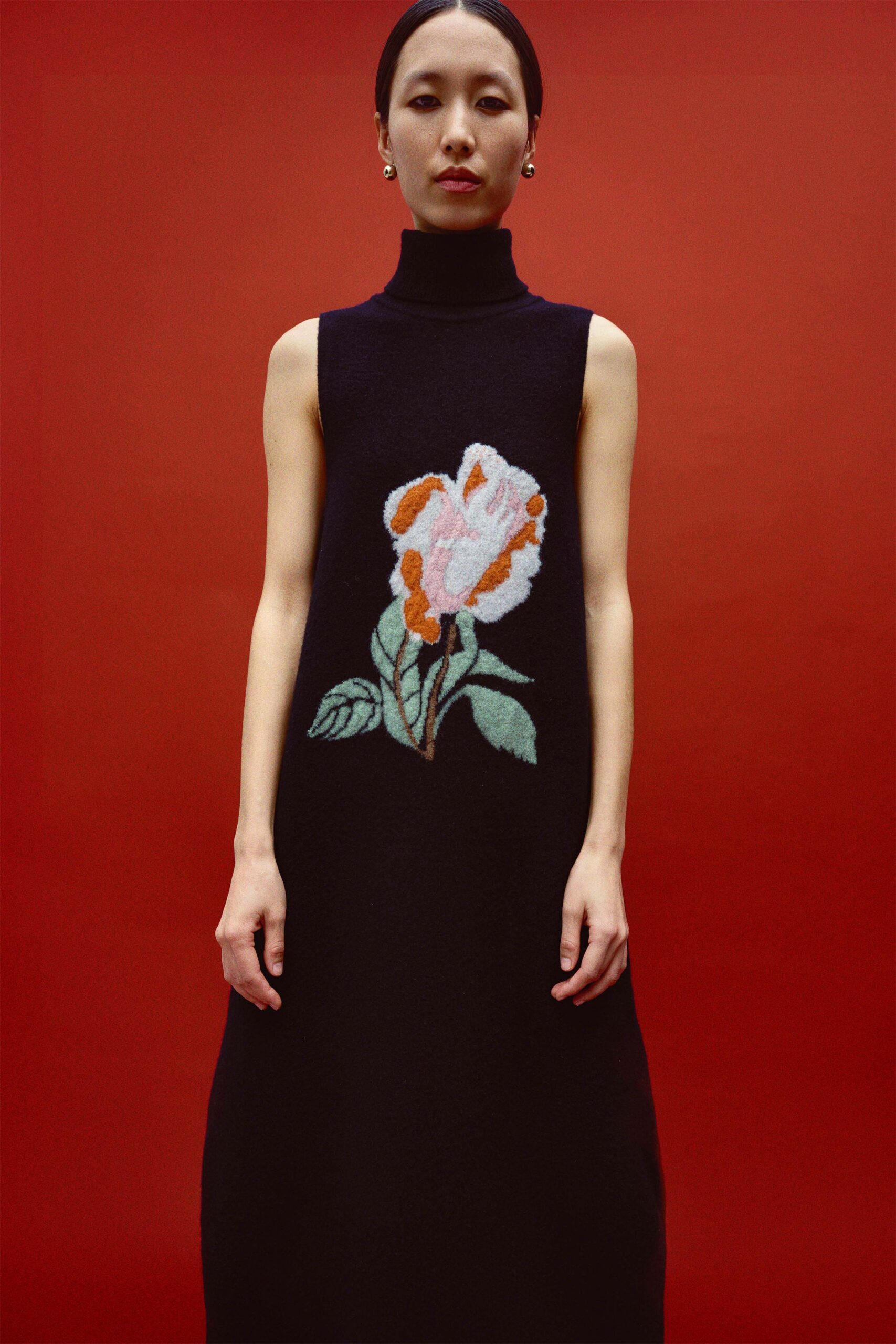 black wool sleeveless dress
