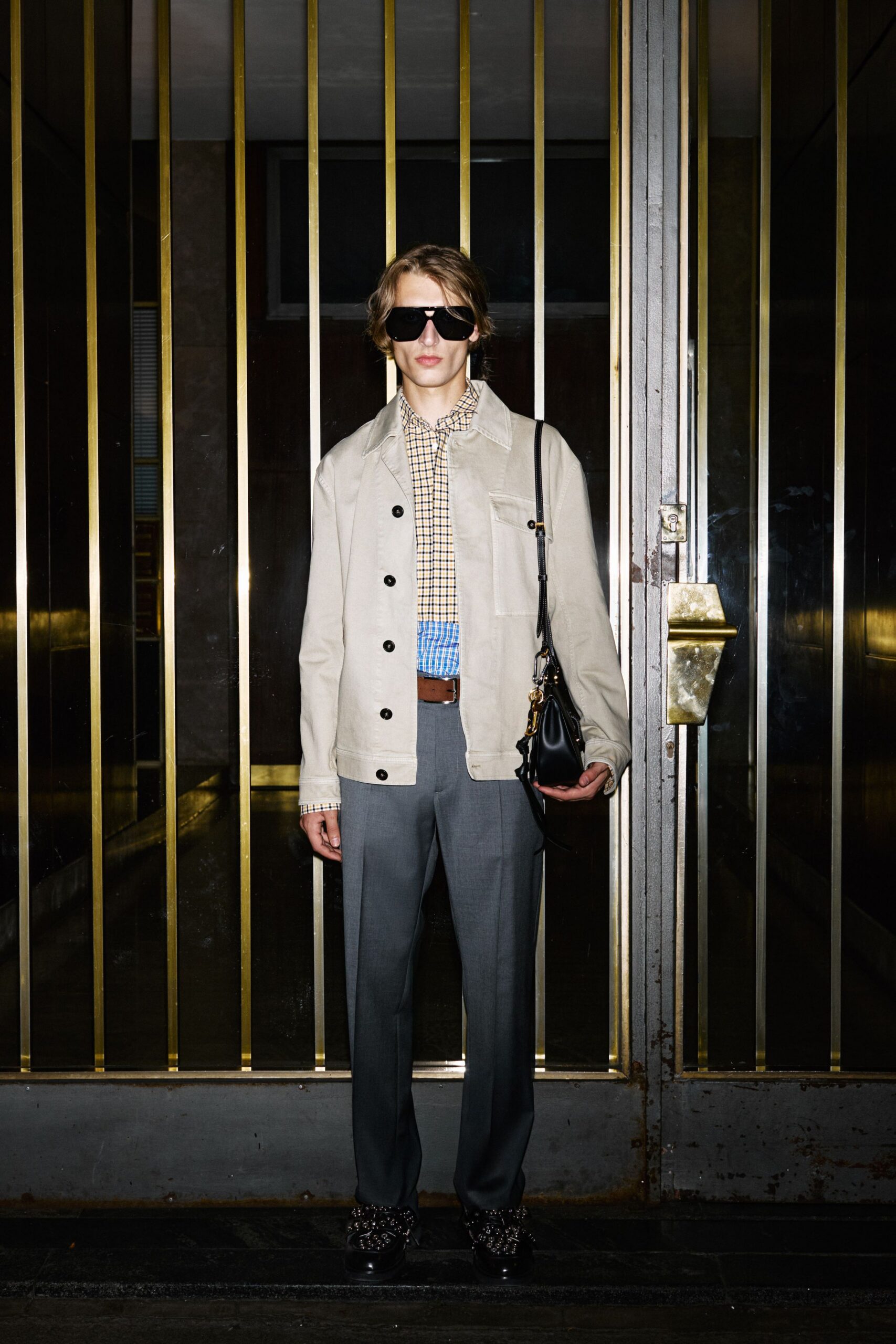 beige cotton long-sleeve collared fitted buttoned jacket