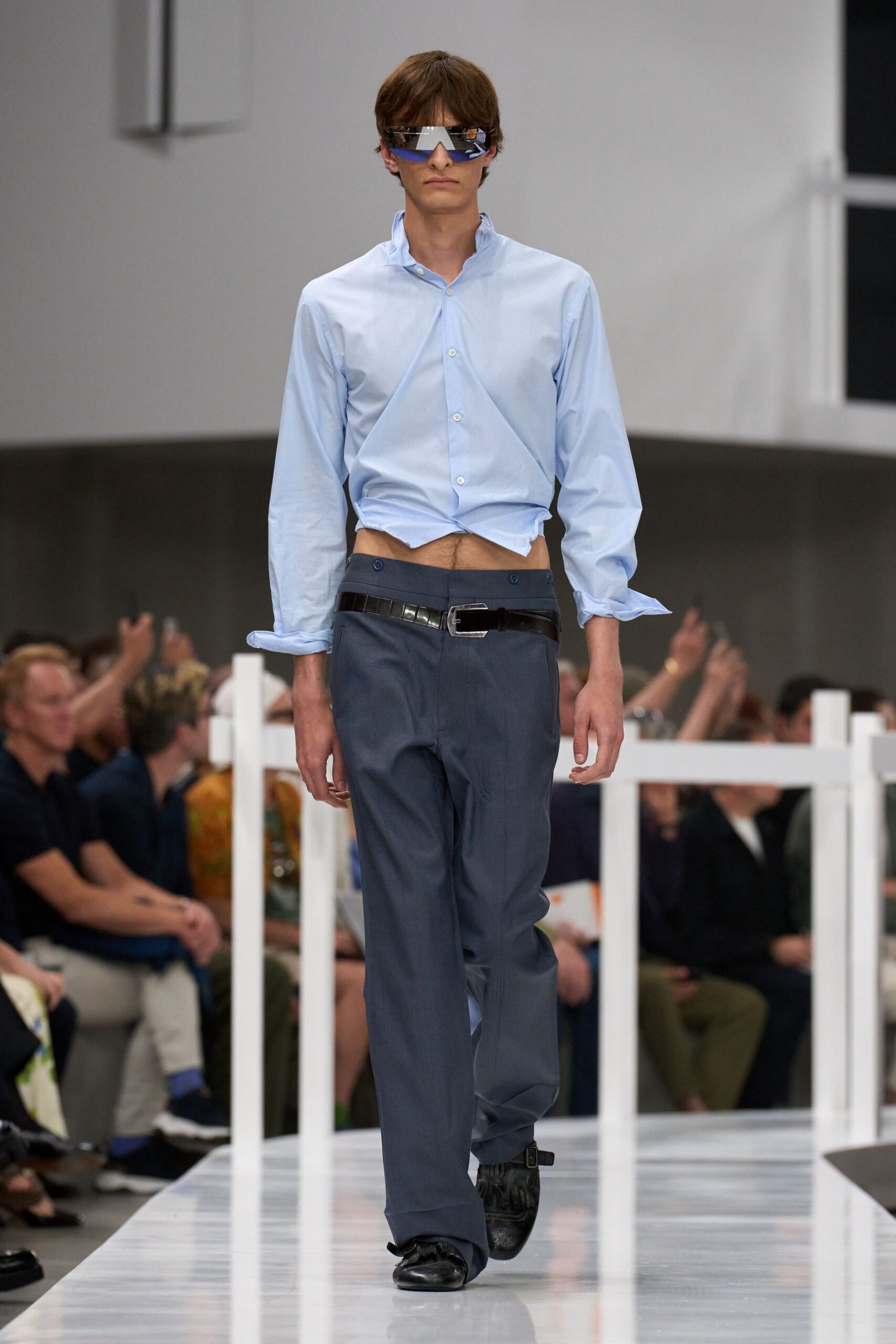 blue cotton short-sleeve collared relaxed buttoned shirt