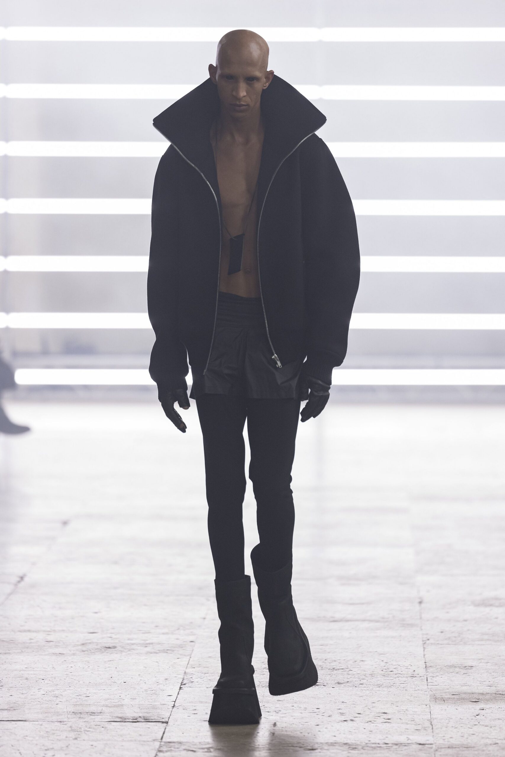 black wool long-sleeve collared oversized zippered jacket