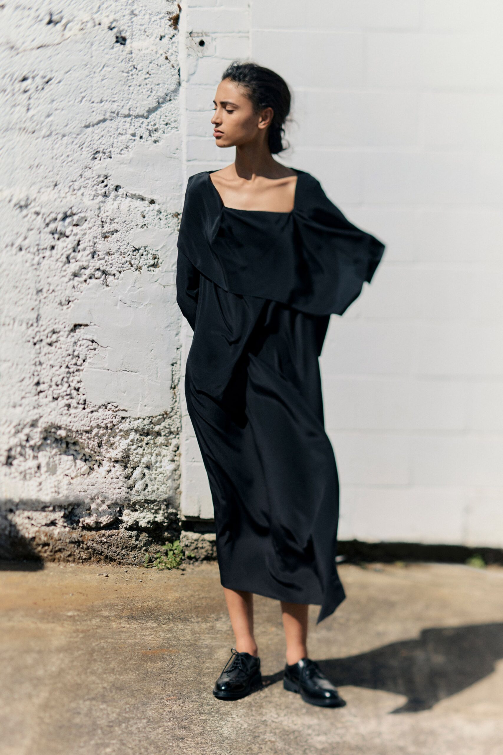 black silk relaxed midi dress with shoes