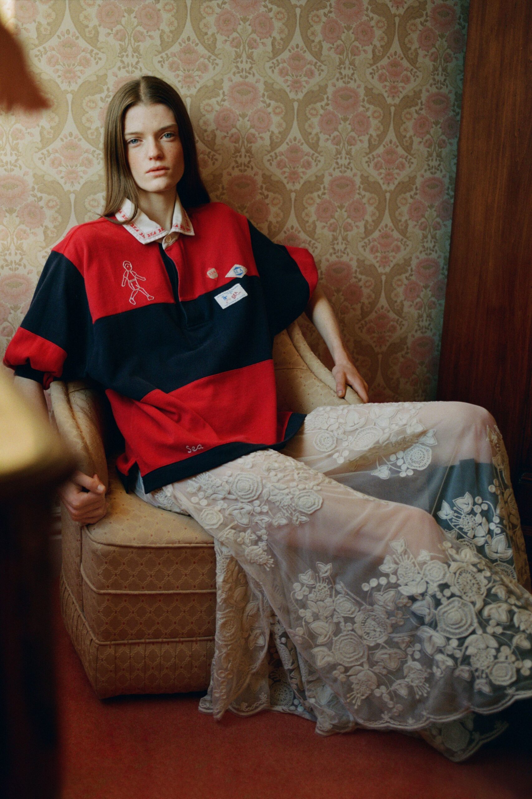 relaxed top with lace skirt
