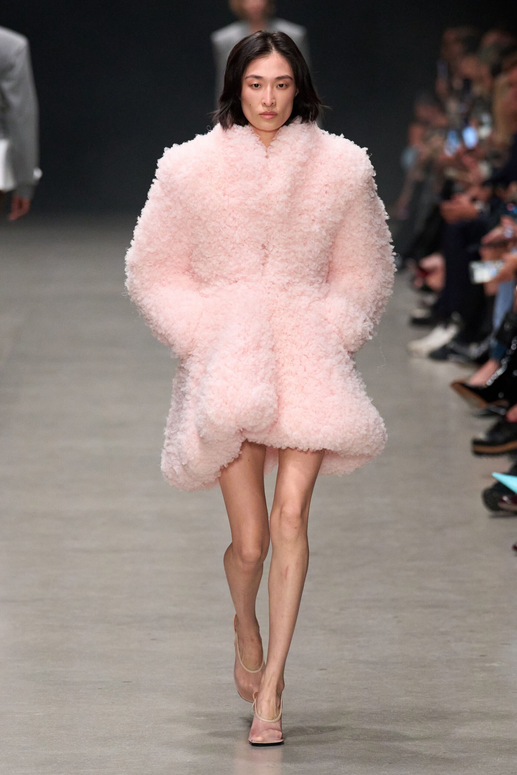 pink fur long-sleeve collared oversized layered short coat