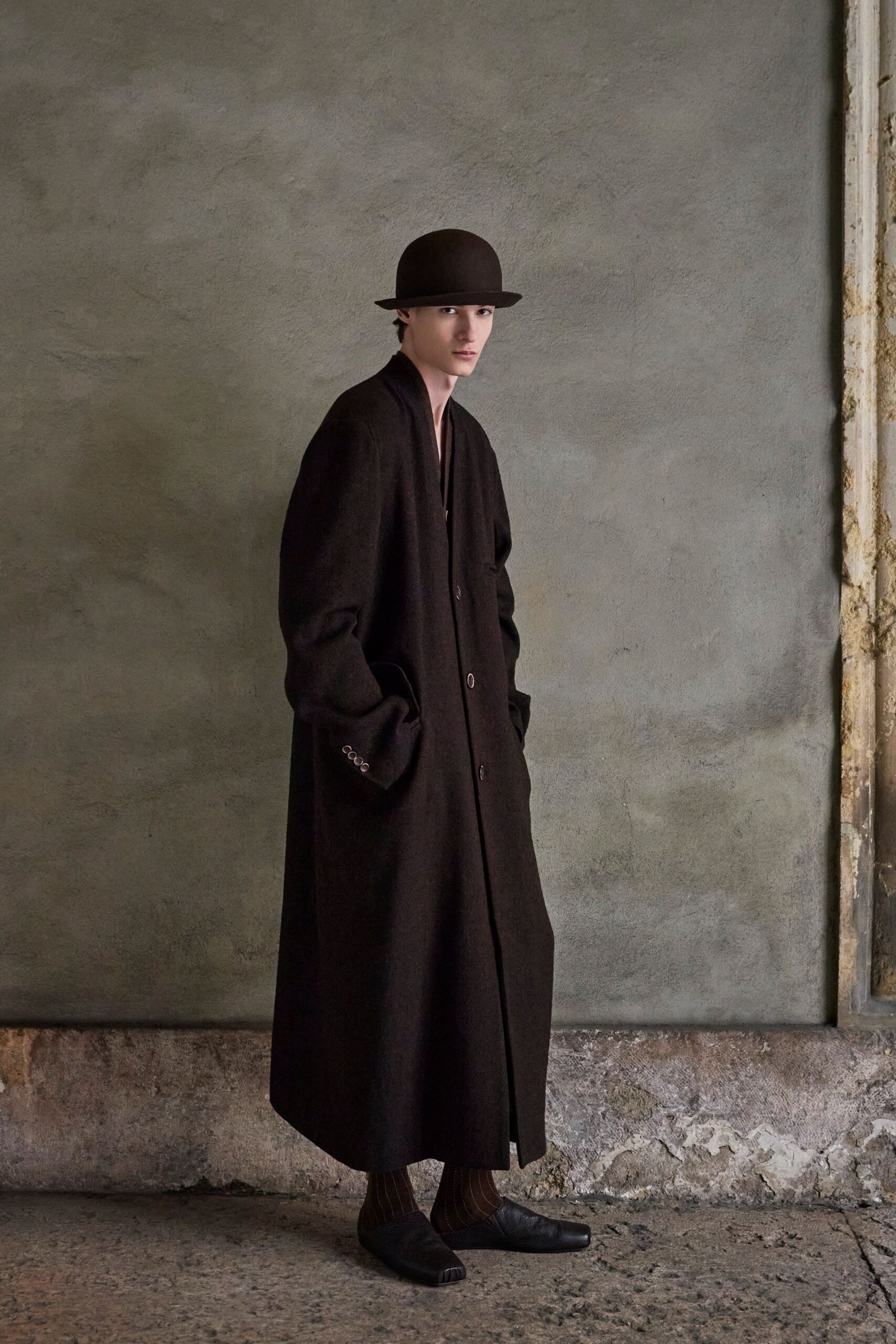 brown wool long-sleeve collared relaxed buttoned maxi coat