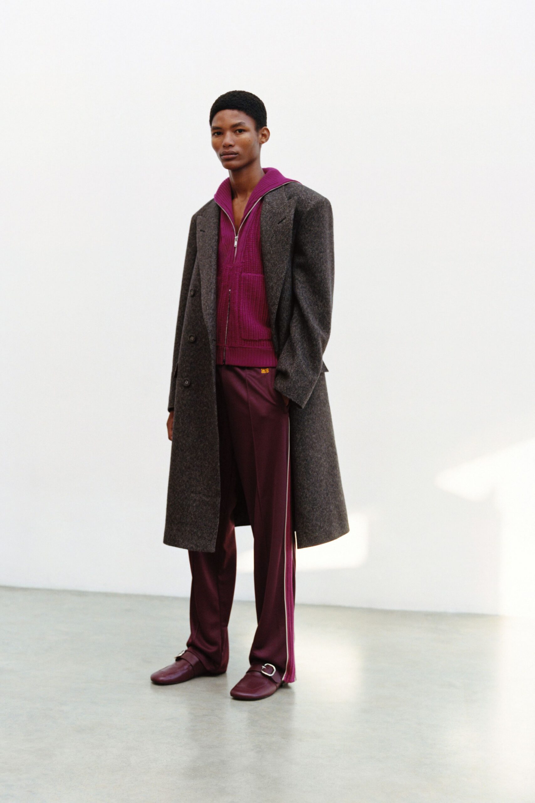 gray wool long-sleeve double-breasted tailored buttoned coat