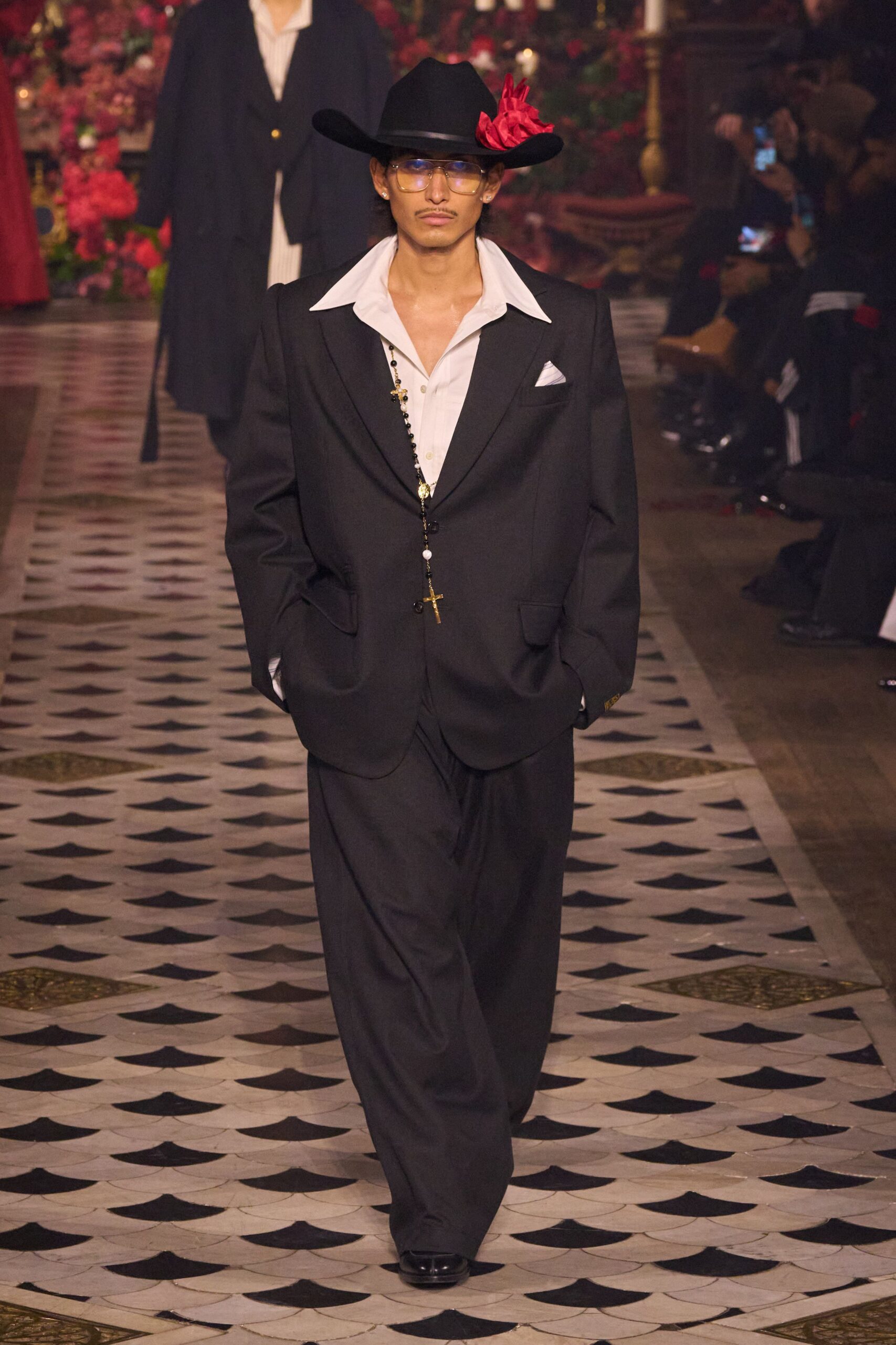 black wool long-sleeve collared relaxed buttoned suit