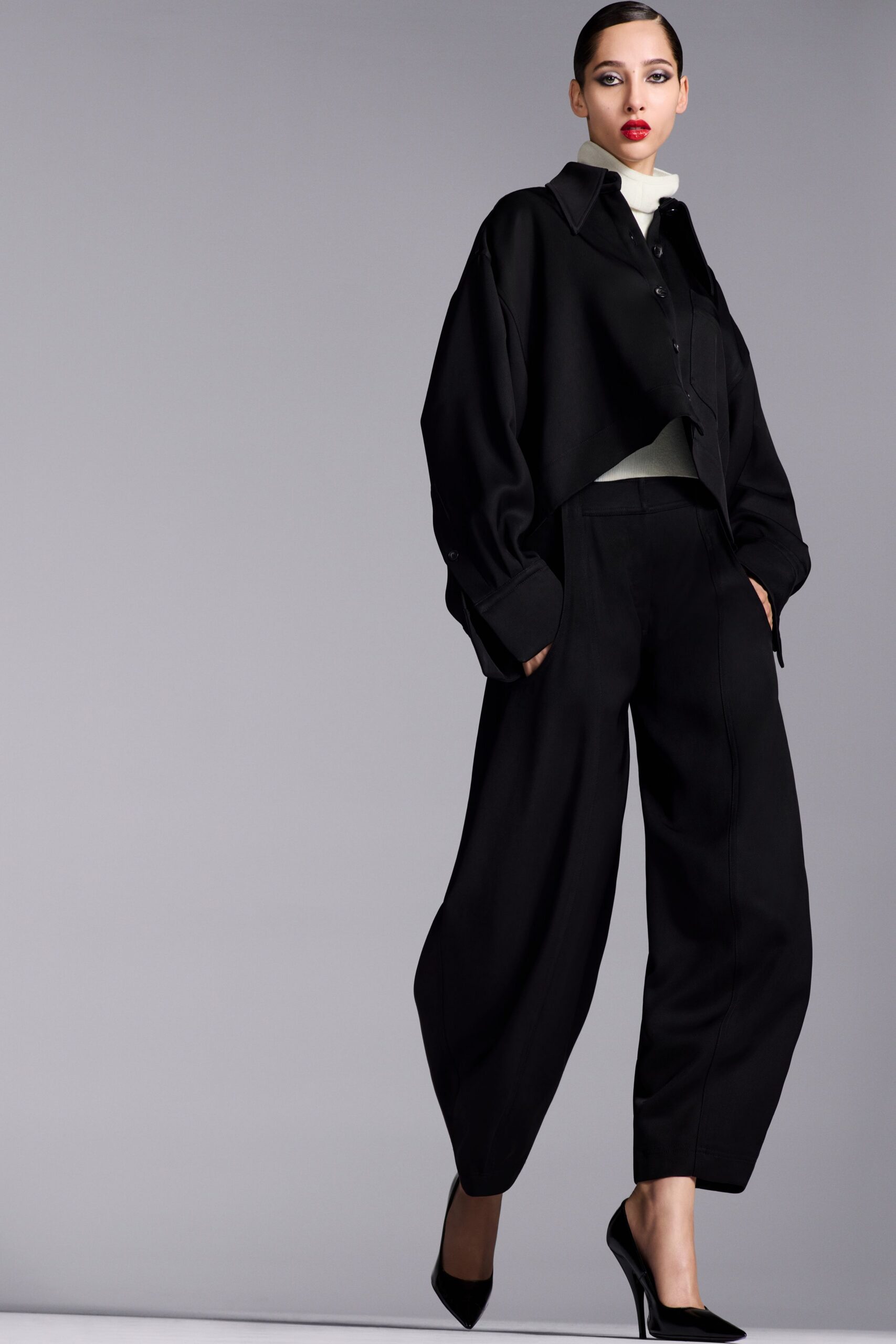black cotton long-sleeve collared oversized buttoned jacket