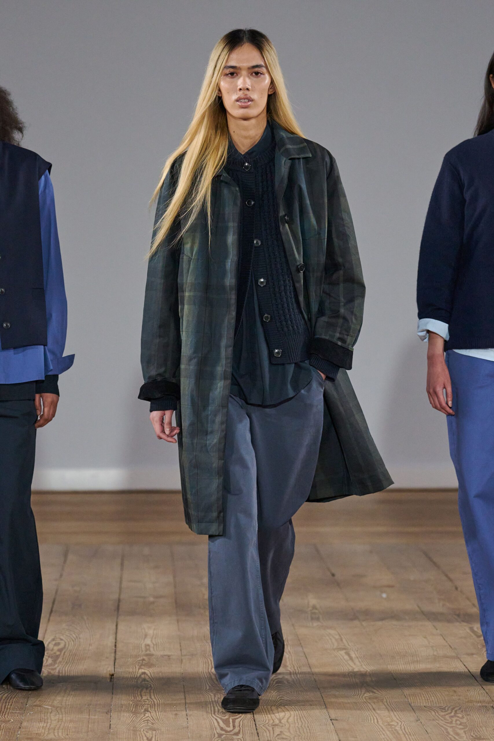 black cotton long-sleeve collared relaxed checked coat