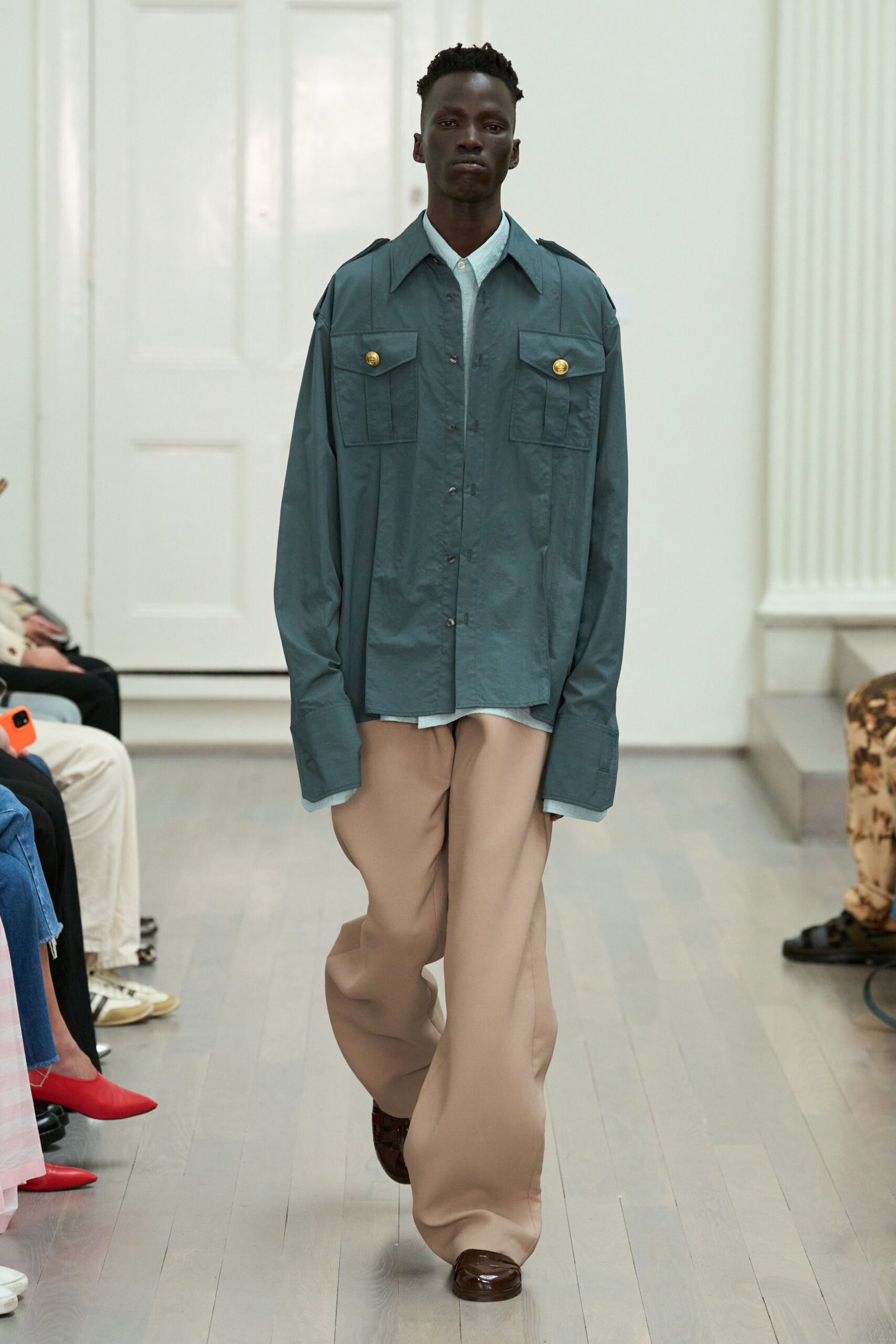 blue cotton long-sleeve collared oversized buttoned pockets shirt