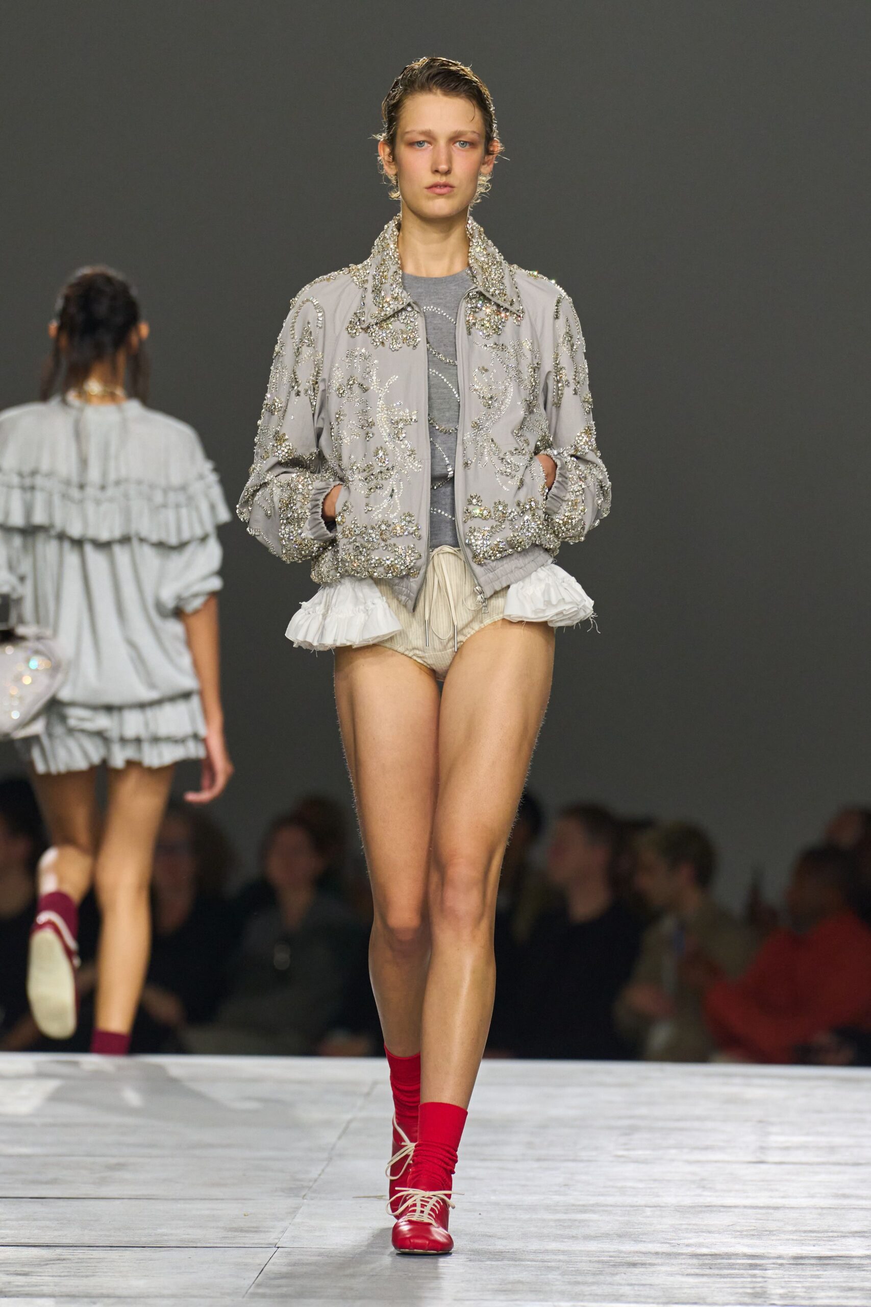 gray silk long-sleeve collared fitted embroidered jacket