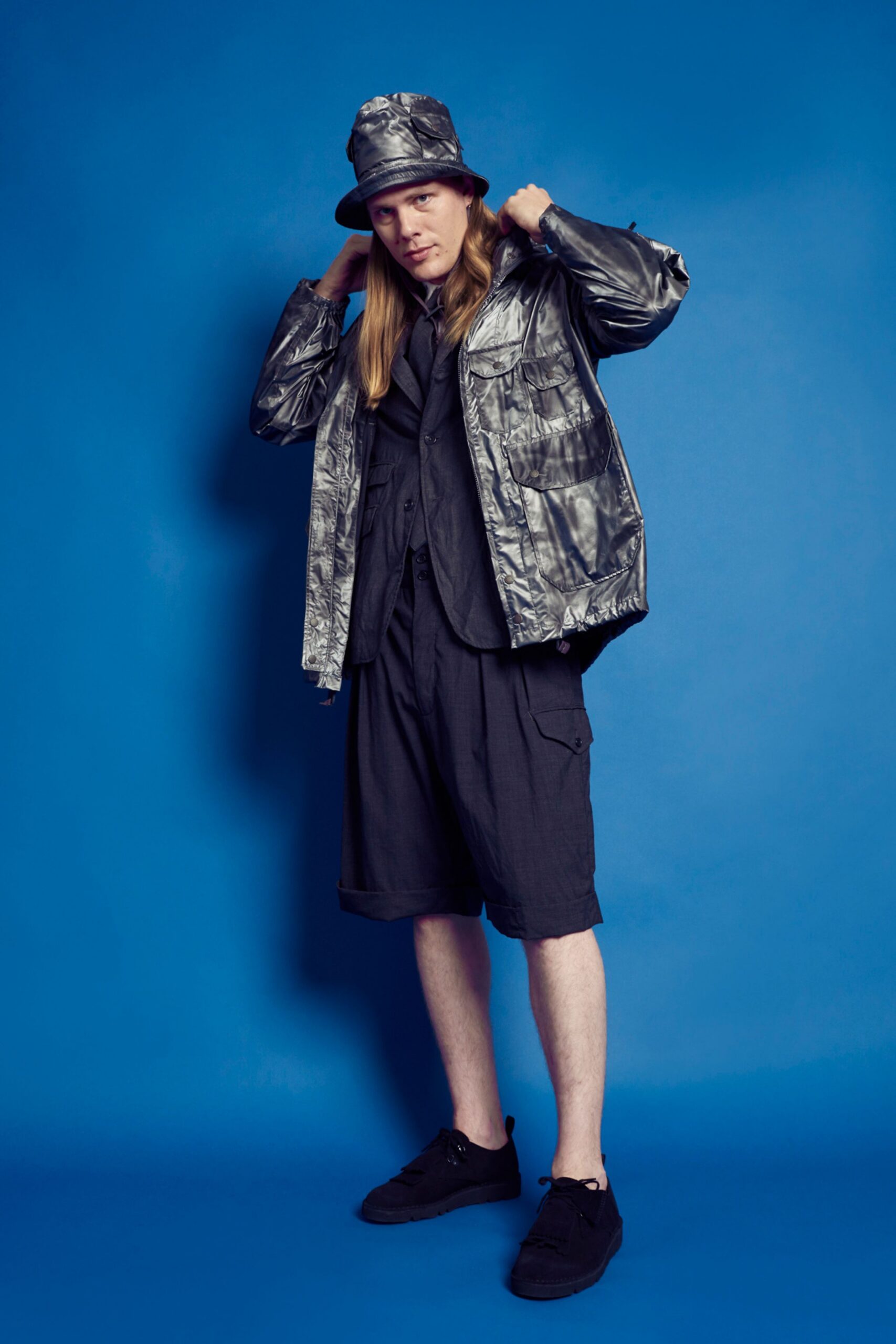 gray metallic long-sleeve collared relaxed zippered pockets jacket