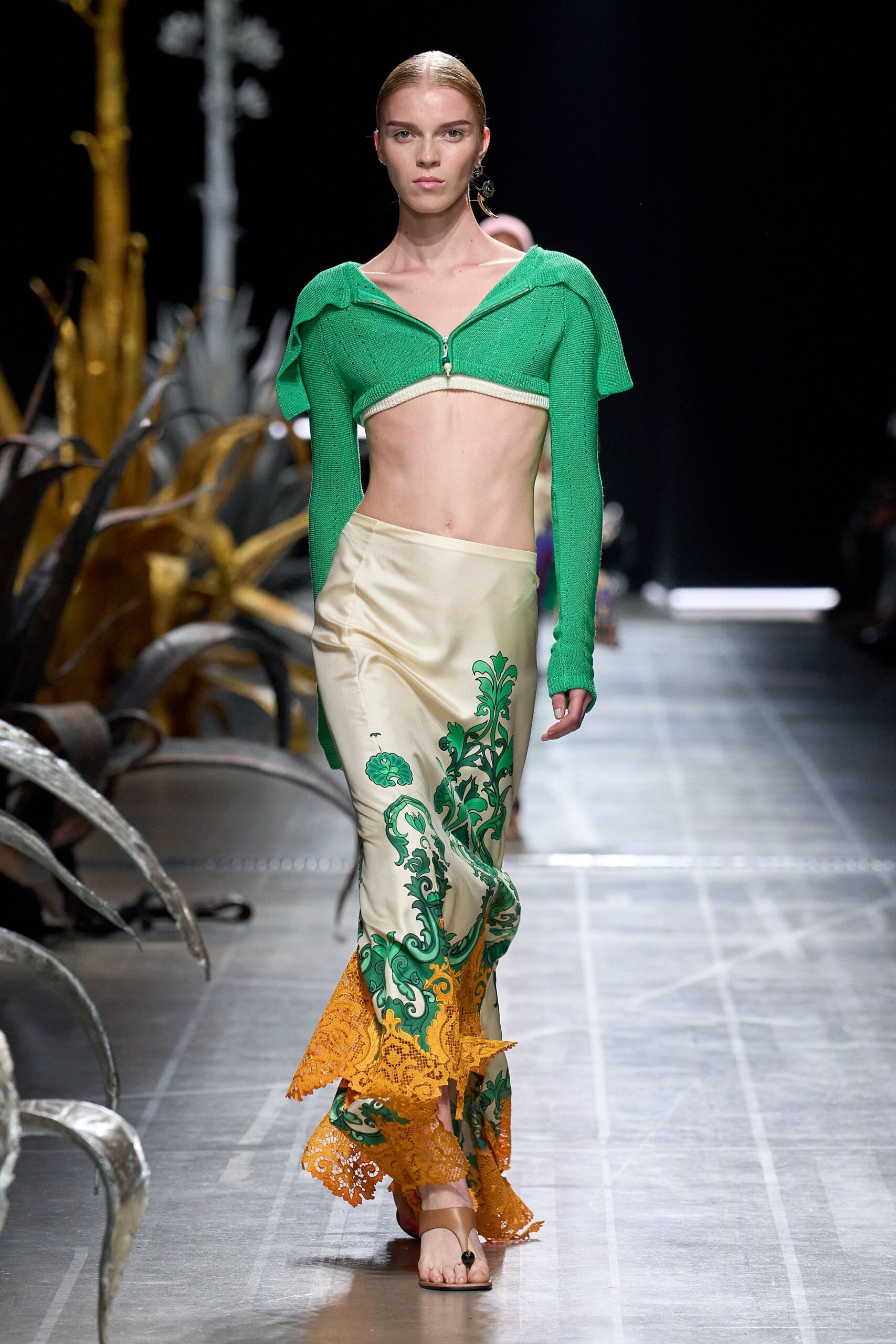 green cotton sleeveless v-neck fitted cropped top